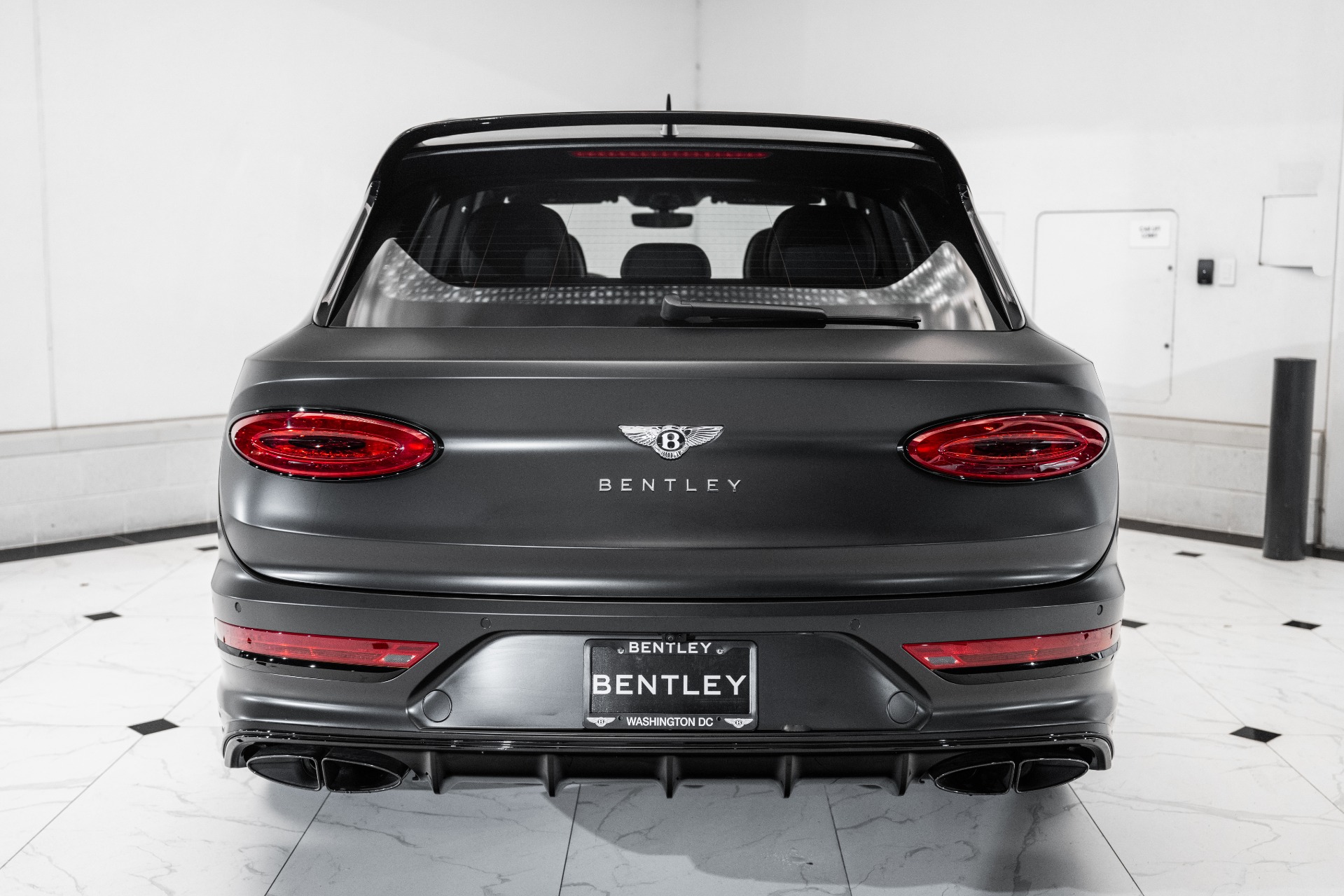 2024 Bentley Bentayga Azure V8 photo 9