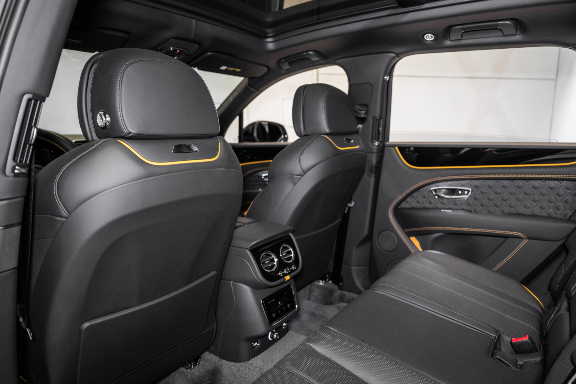 2024 Bentley Bentayga Azure V8 photo 20