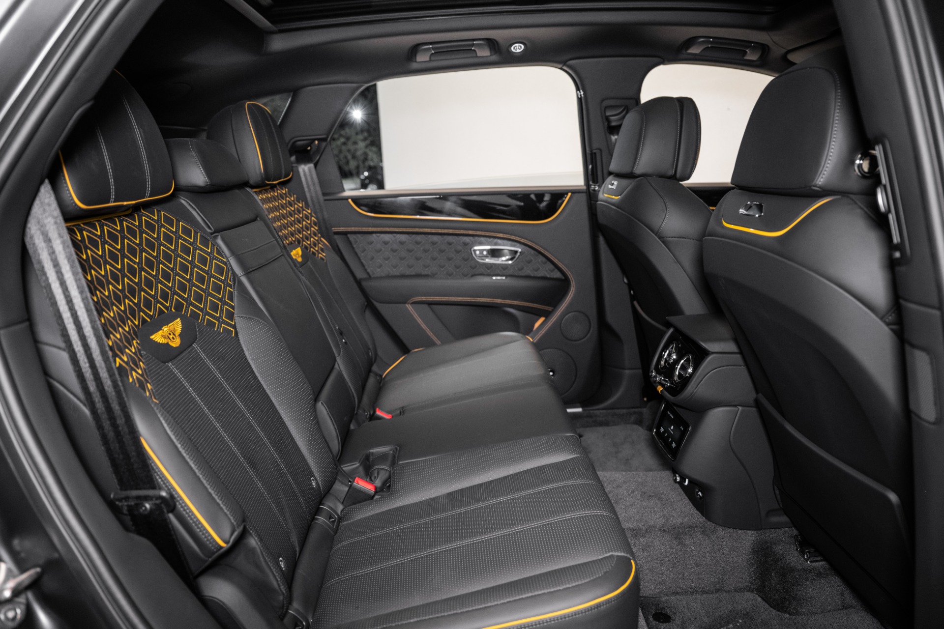 2024 Bentley Bentayga Azure V8 photo 21