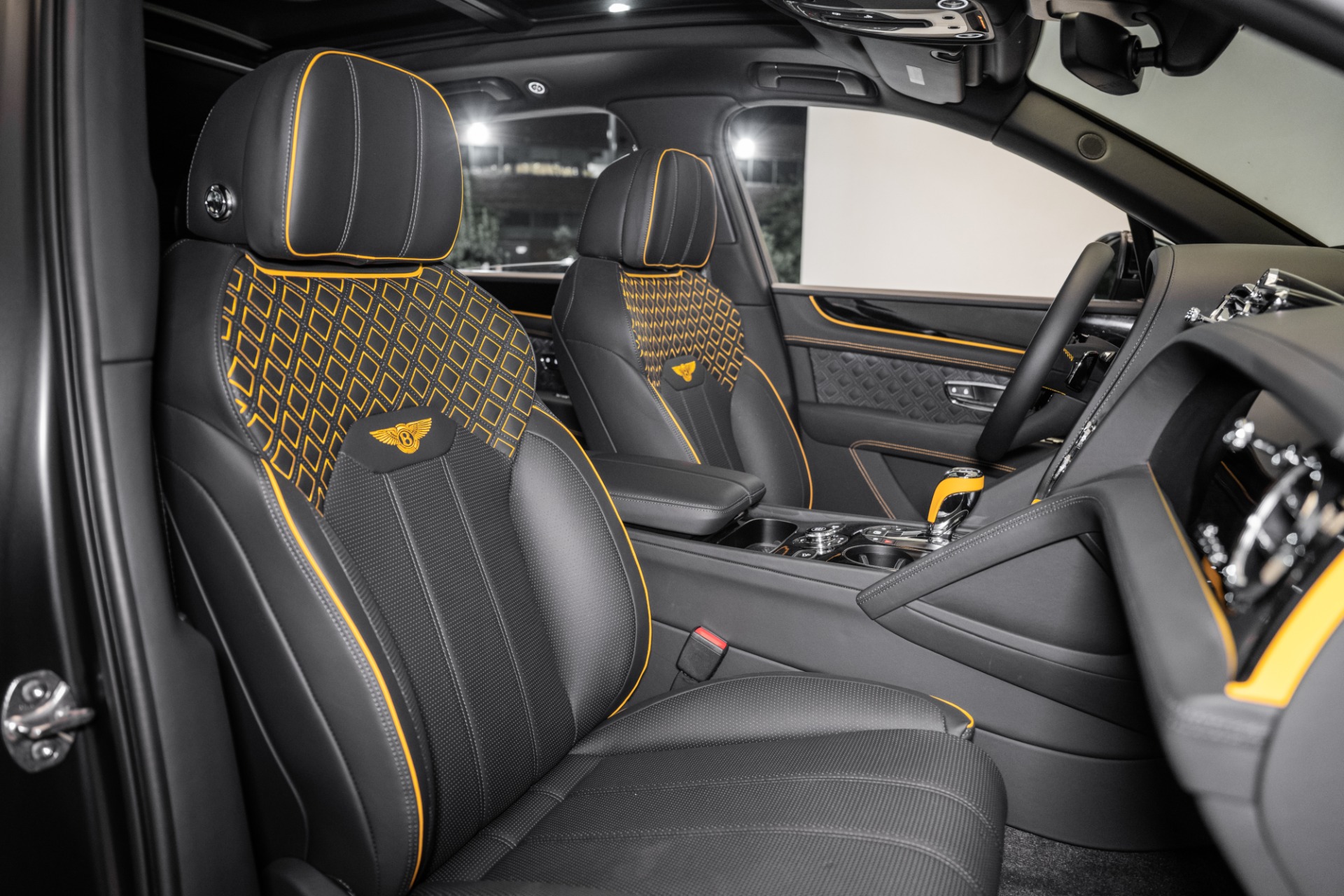 2024 Bentley Bentayga Azure V8 photo 23