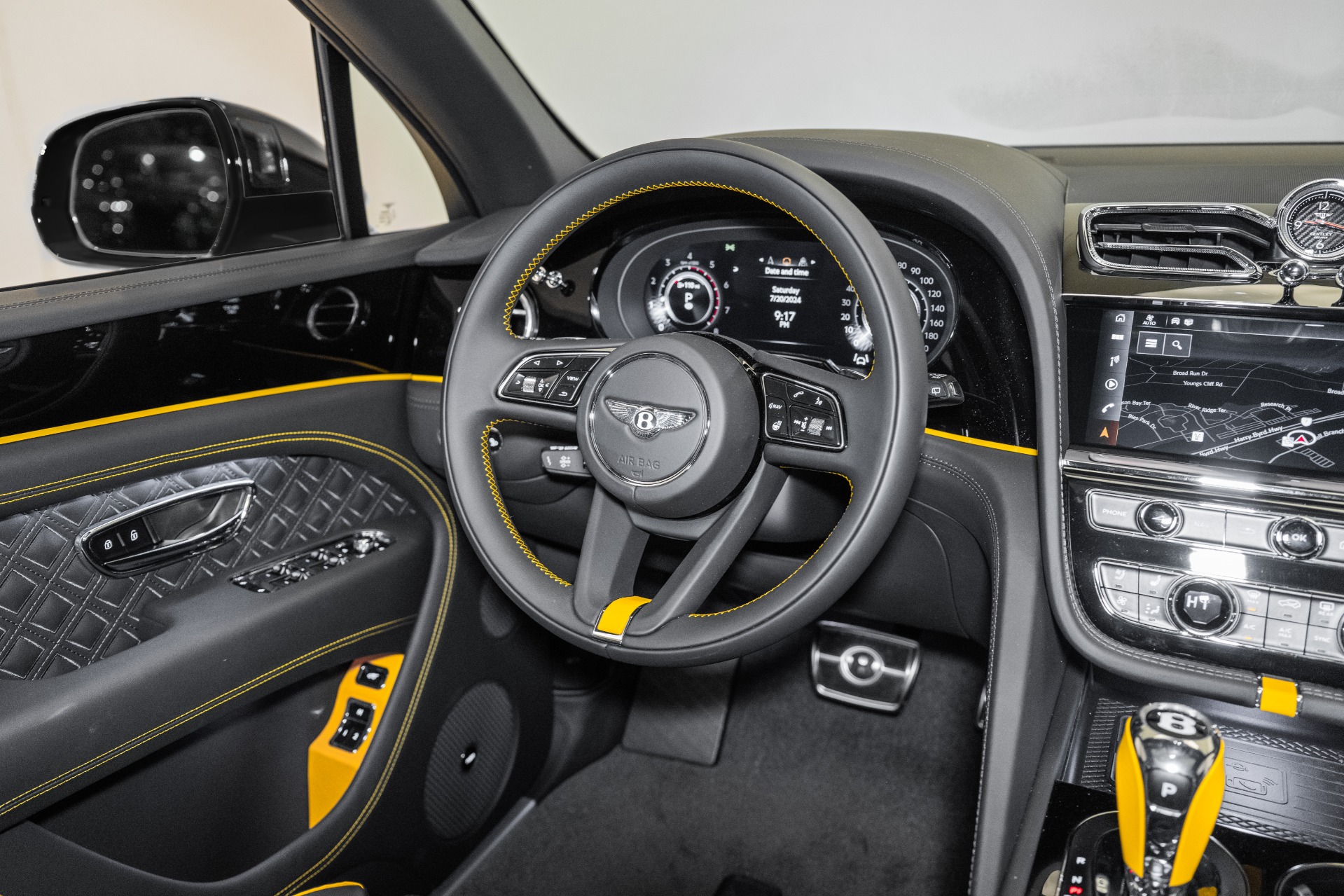2024 Bentley Bentayga Azure V8 photo 26