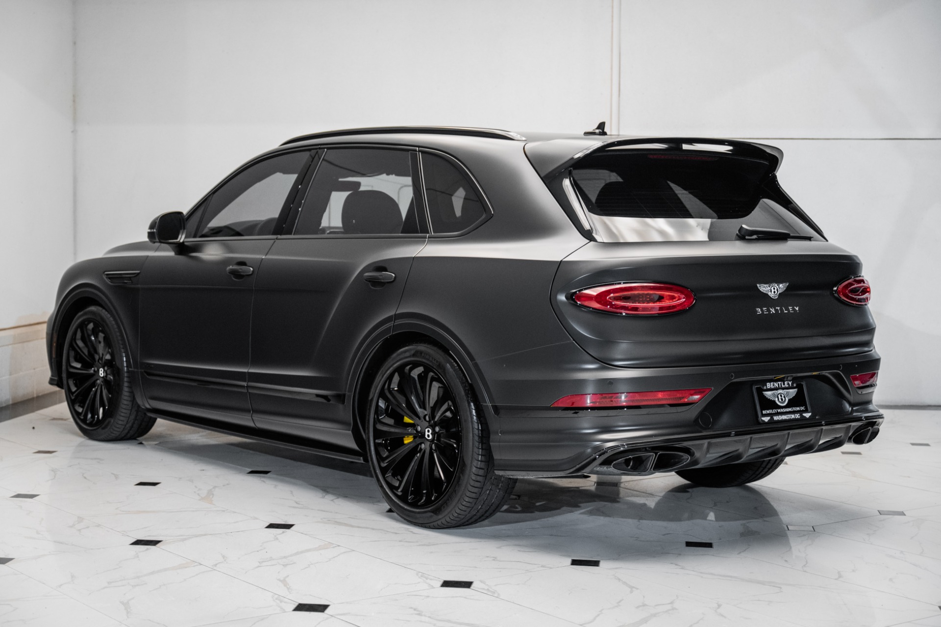 2024 Bentley Bentayga Azure V8 photo 3