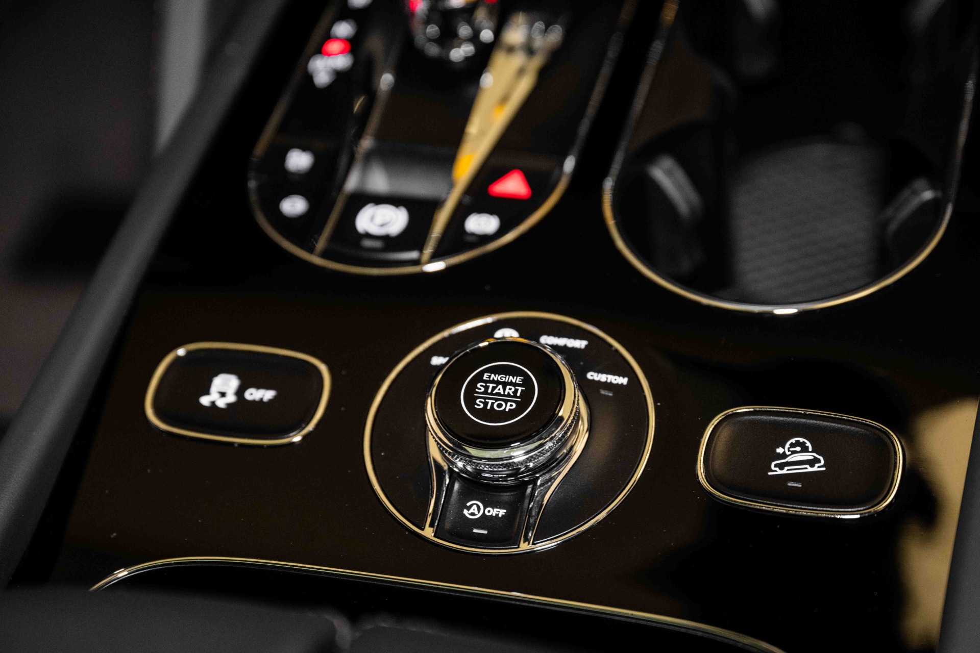 2024 Bentley Bentayga Azure V8 photo 41