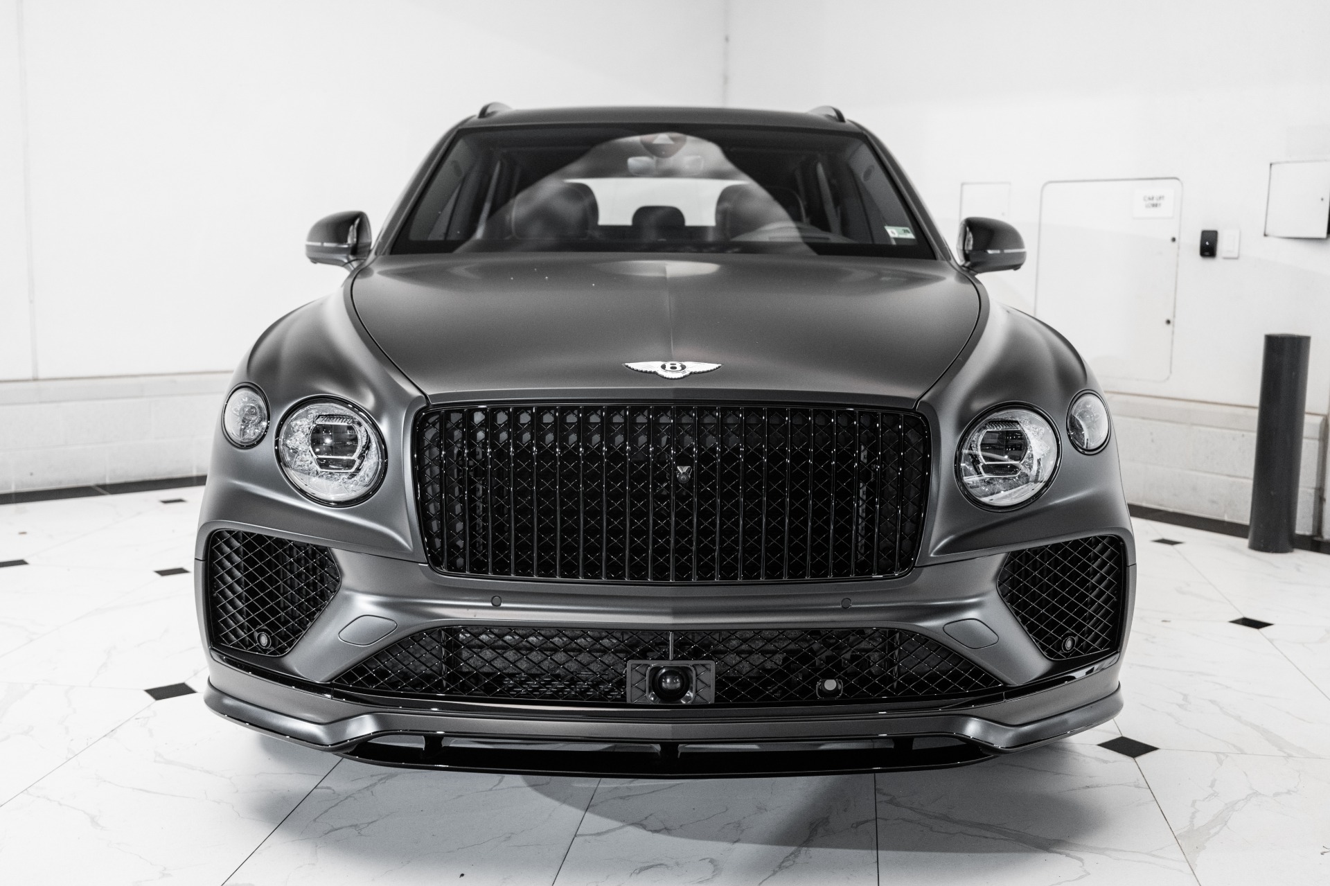 2024 Bentley Bentayga Azure V8 photo 7