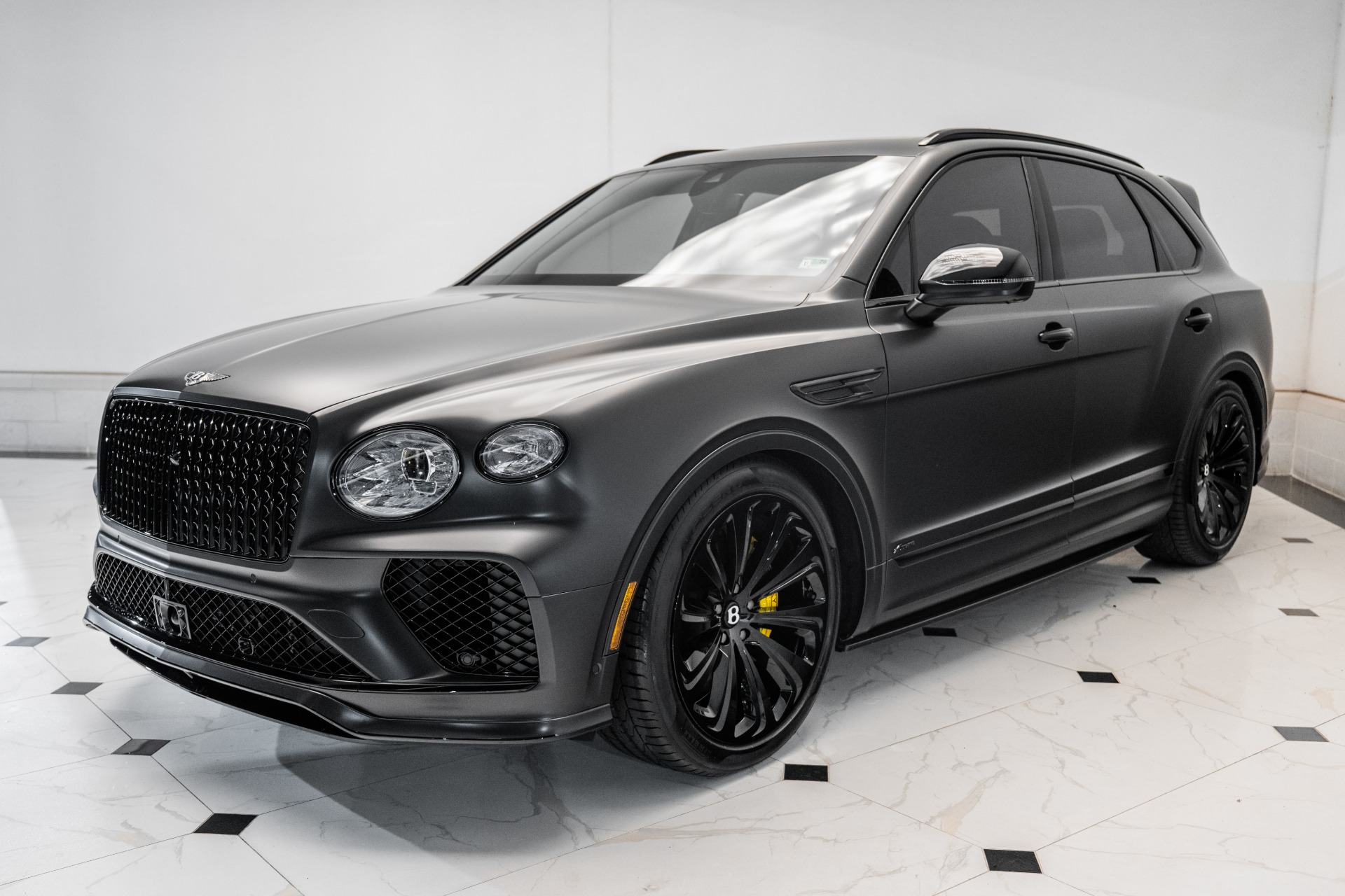 2024 Bentley Bentayga Azure V8 photo 8