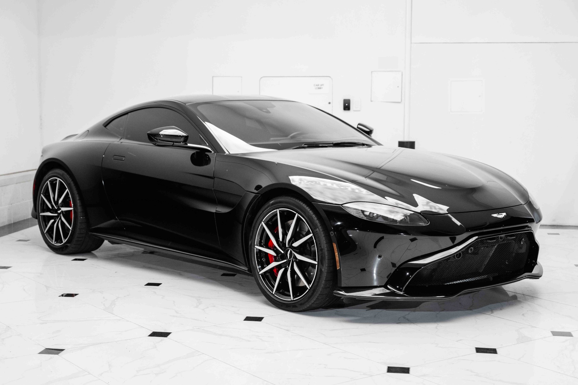 Used-2020-Aston-Martin-Vantage