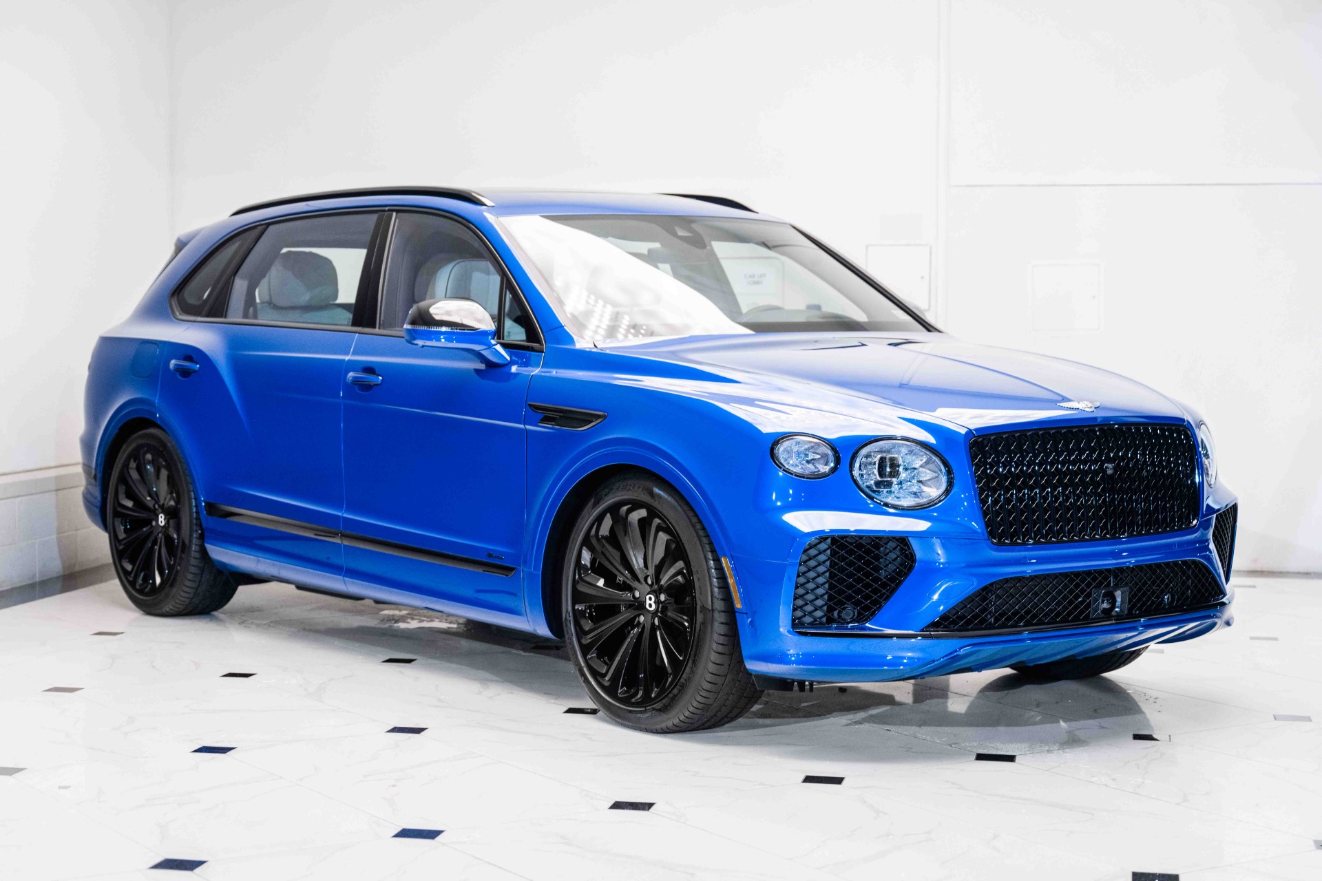 2024モデル 新品未使用 BENTL TRANSFER サイズM New 2024 Bentley Bentayga EWB Azure V8 For Sale (Sold) | Exclusive
