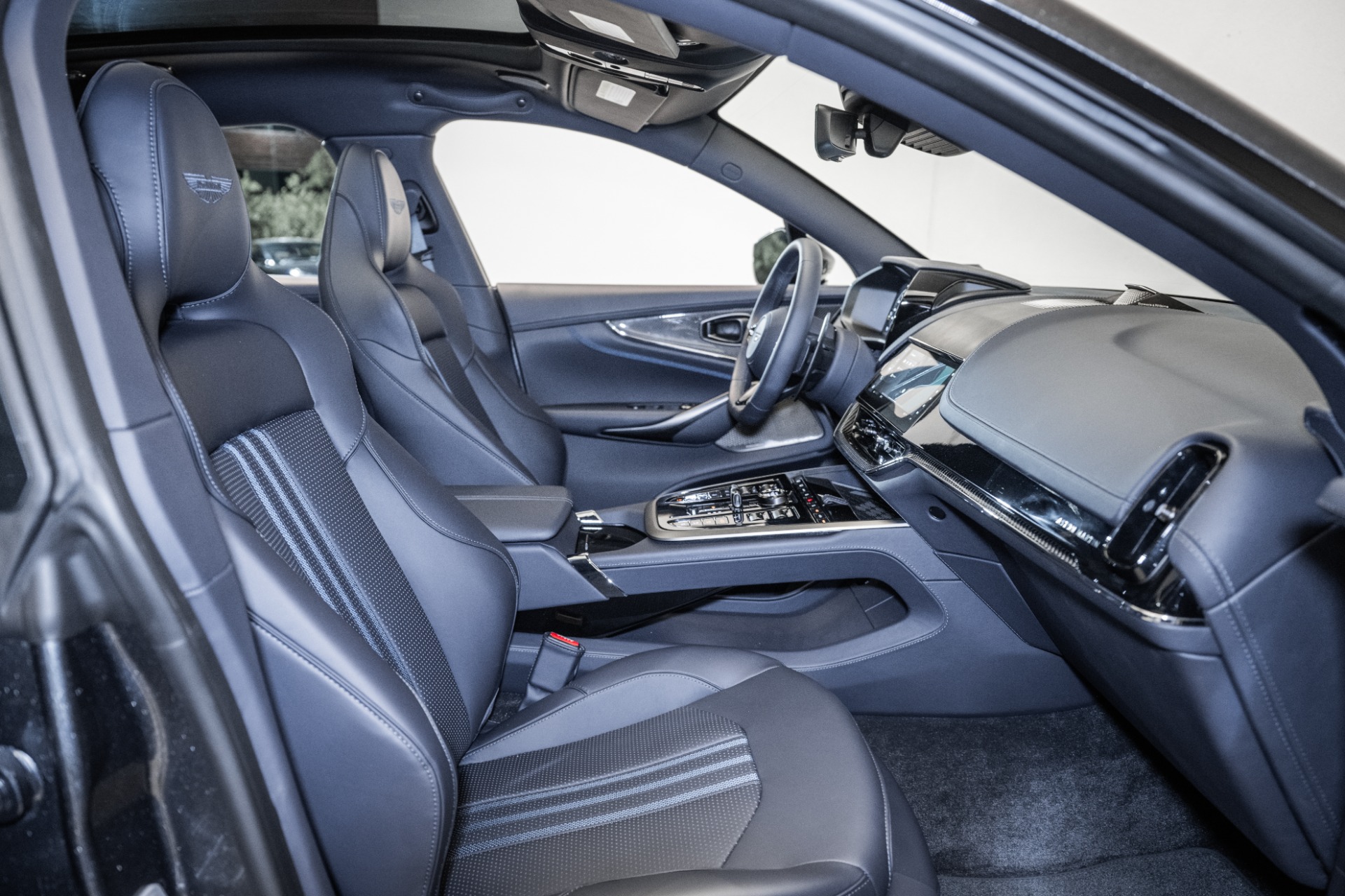 2025 Aston Martin DBX 707 - Photo 20