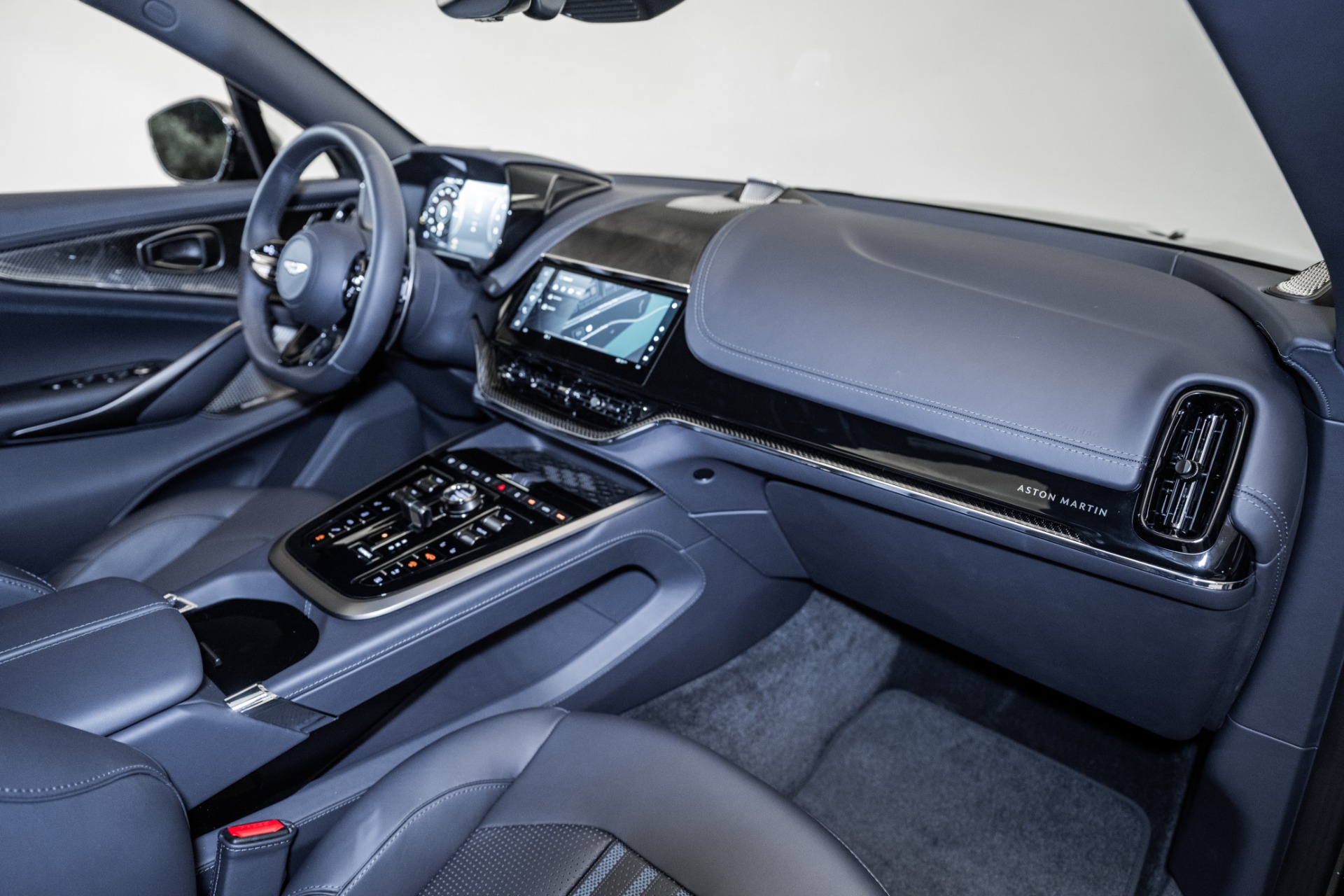 2025 Aston Martin DBX 707 - Photo 21