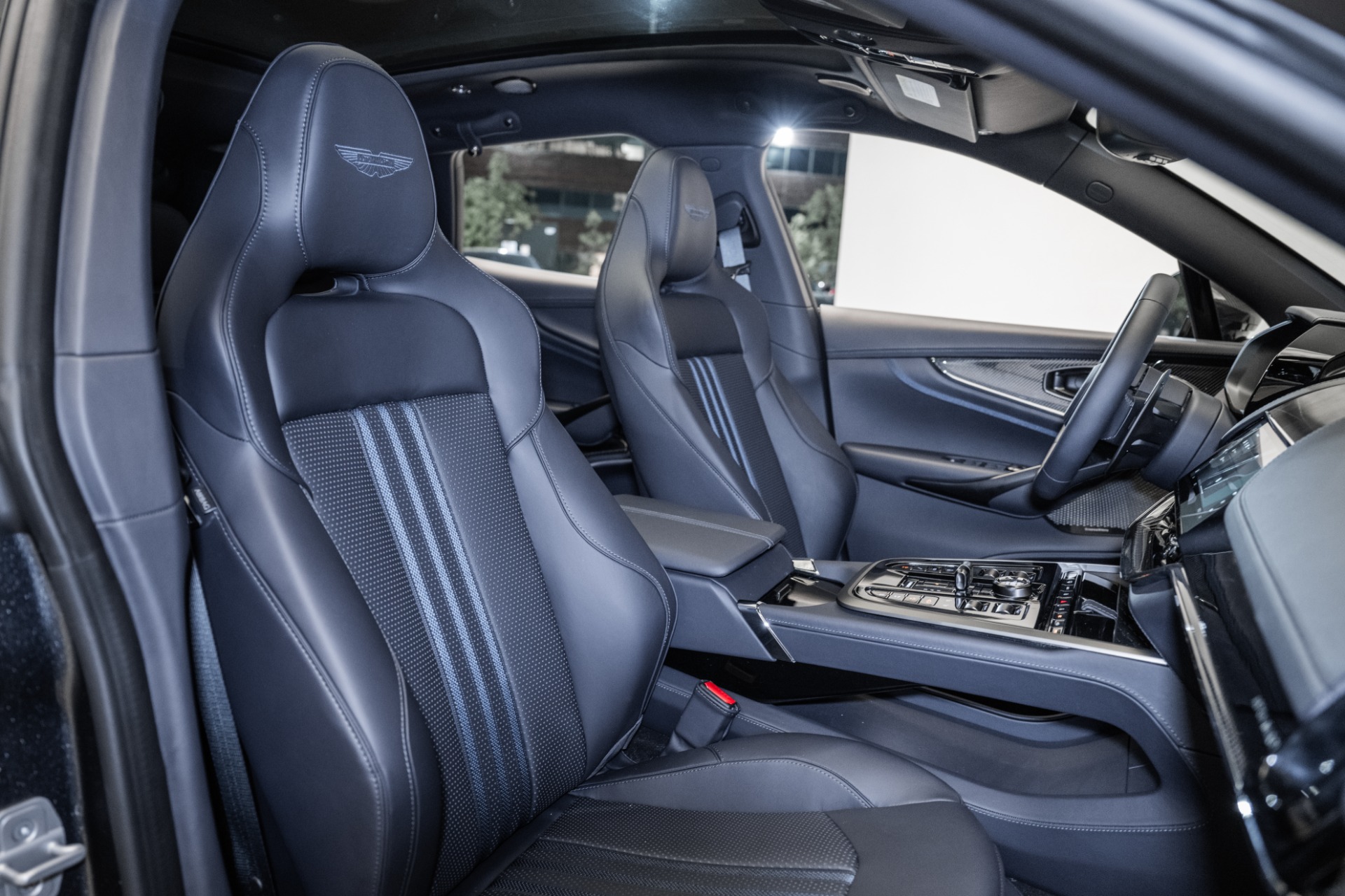 2025 Aston Martin DBX 707 - Photo 22