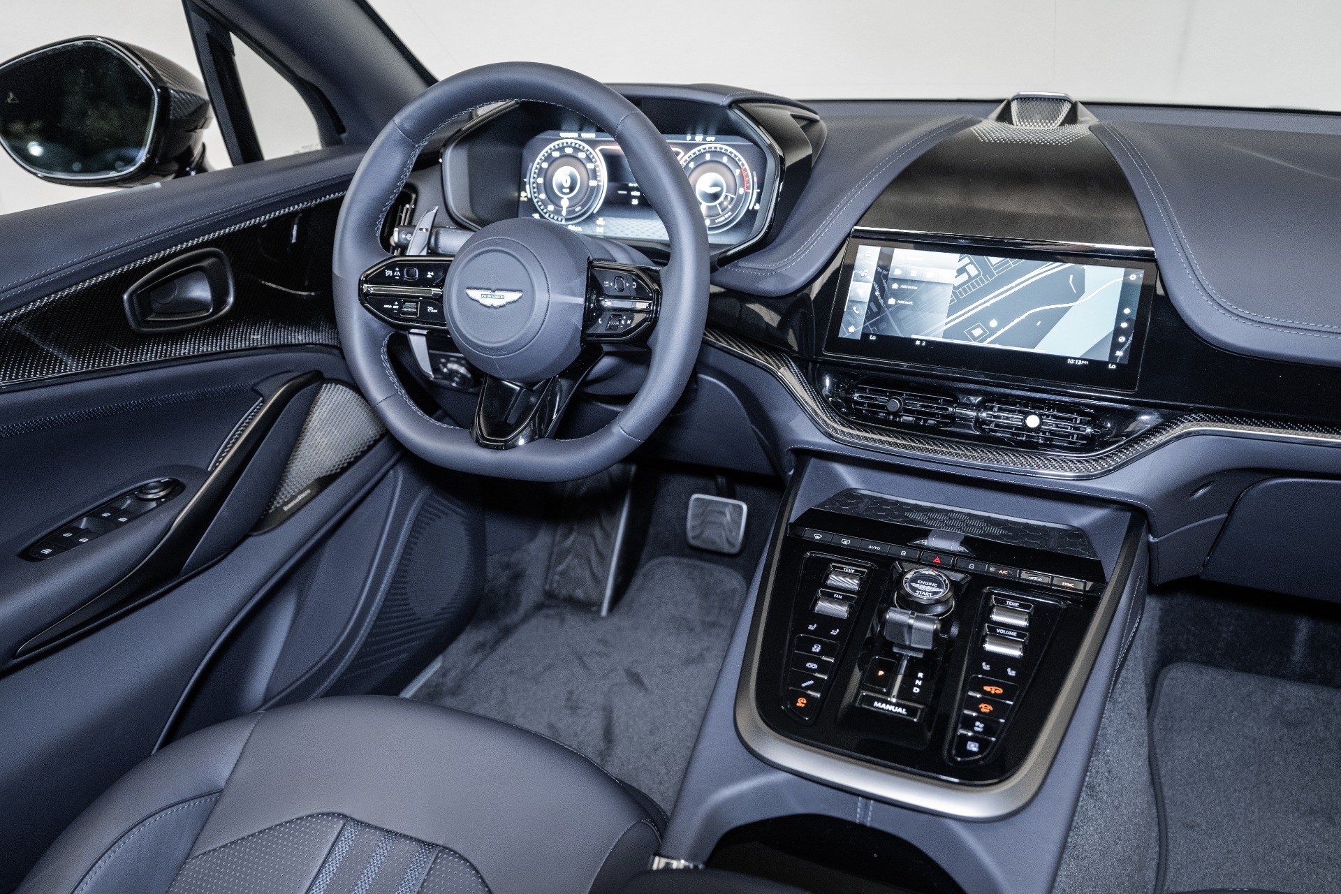2025 Aston Martin DBX 707 - Photo 23