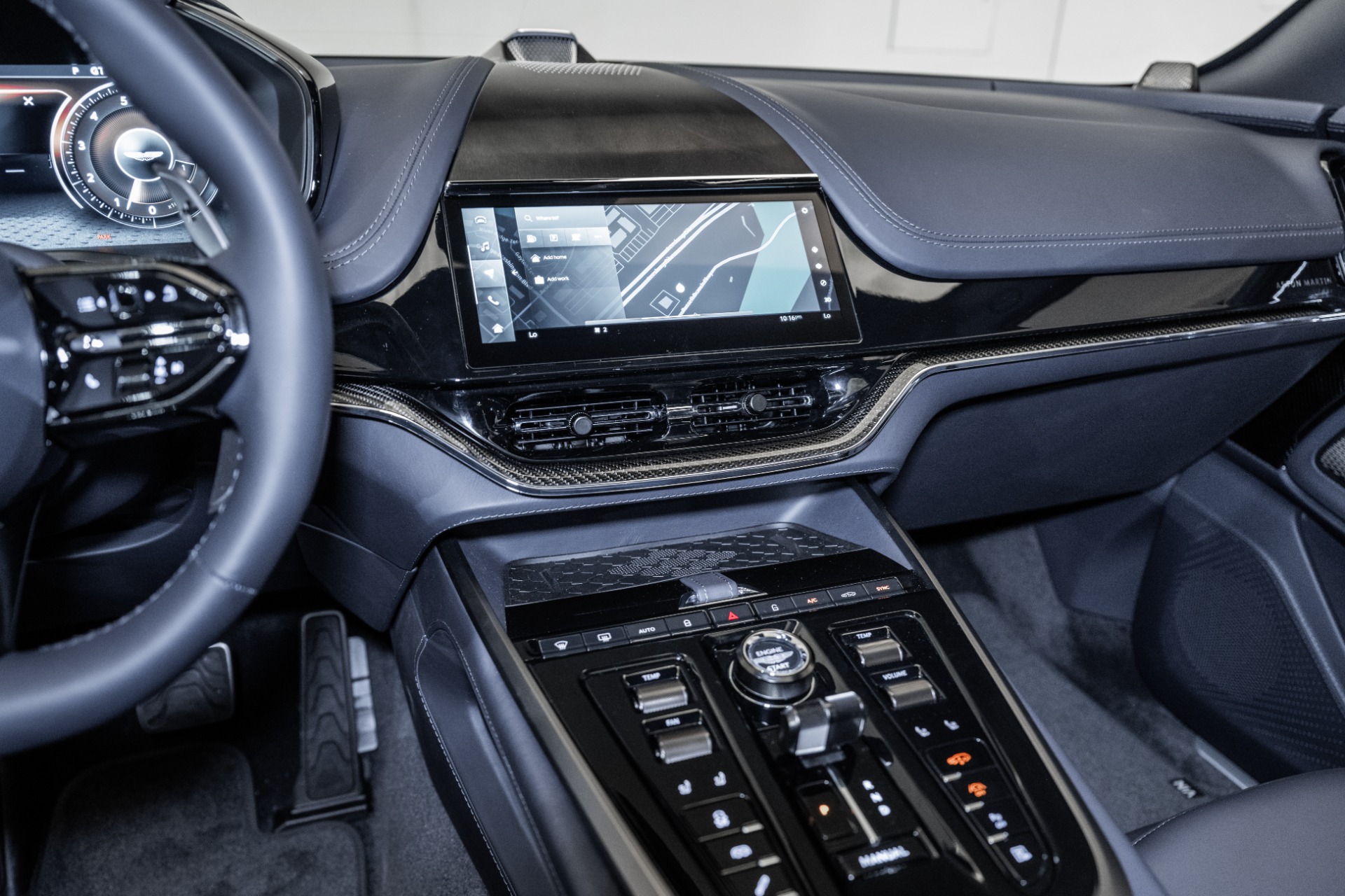 2025 Aston Martin DBX 707 - Photo 26