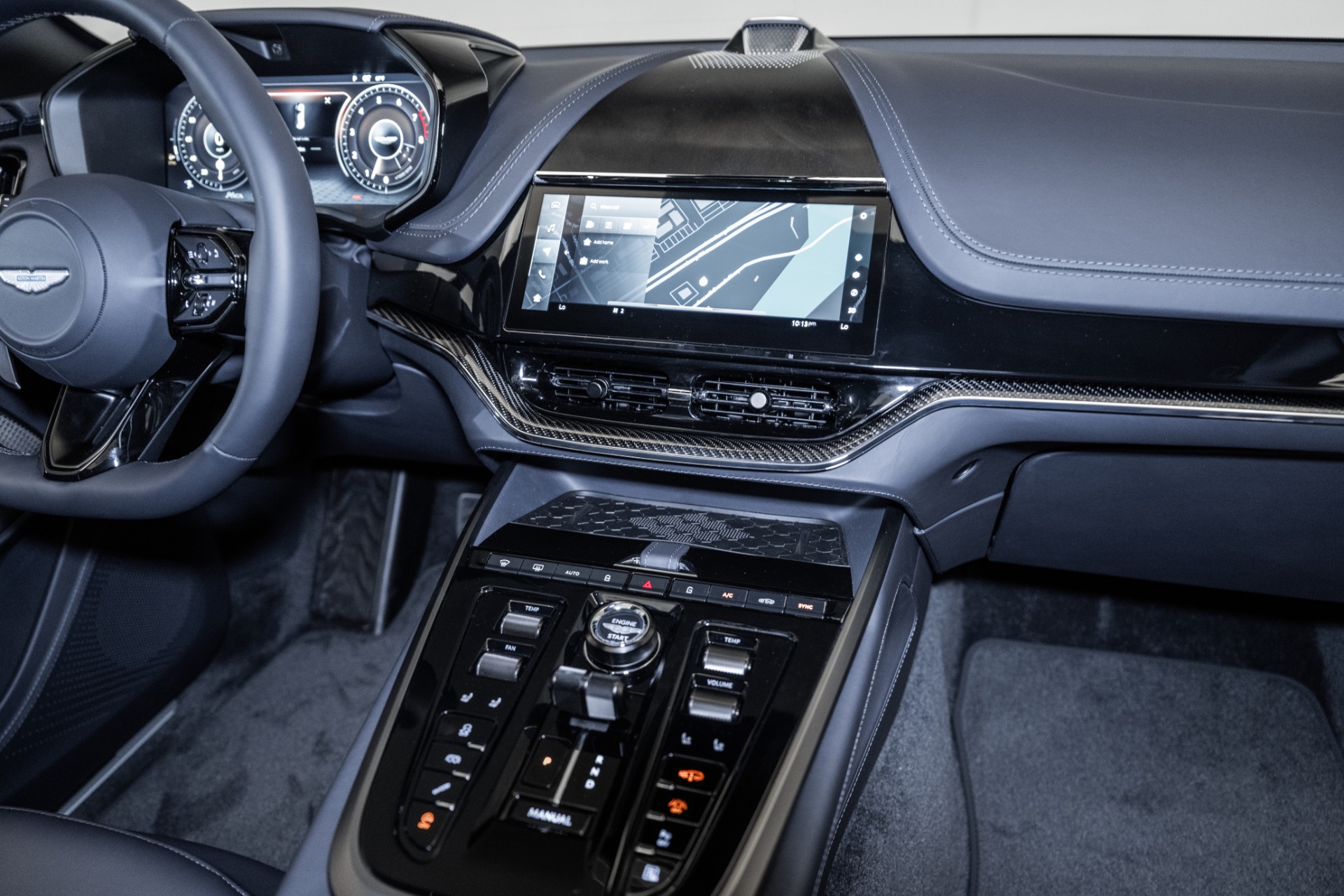 2025 Aston Martin DBX 707 - Photo 27