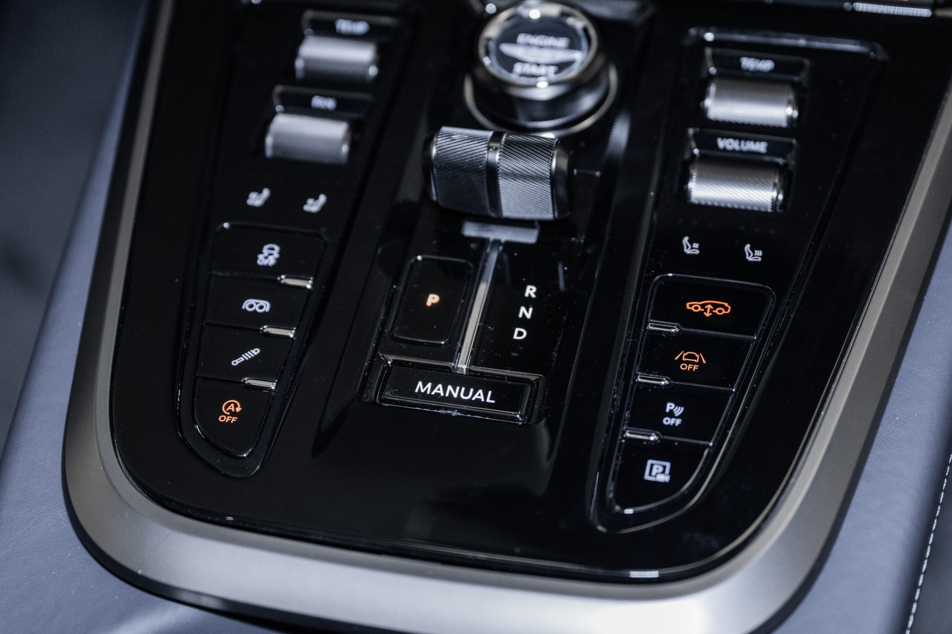 2025 Aston Martin DBX 707 - Photo 39