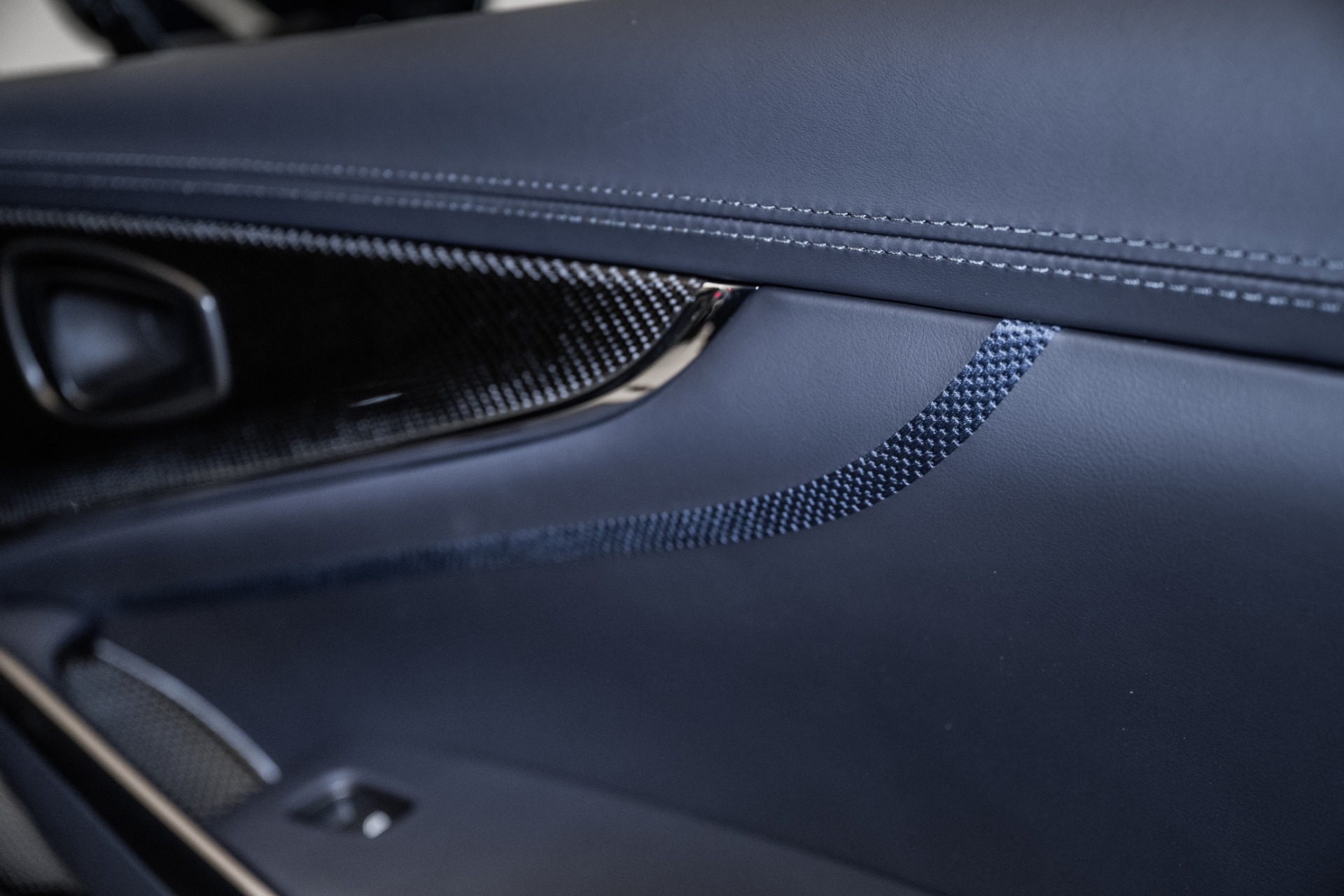 2025 Aston Martin DBX 707 - Photo 46