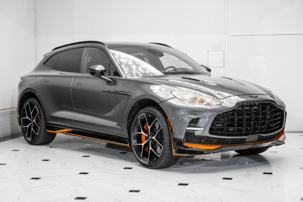 2025 Aston Martin DBX