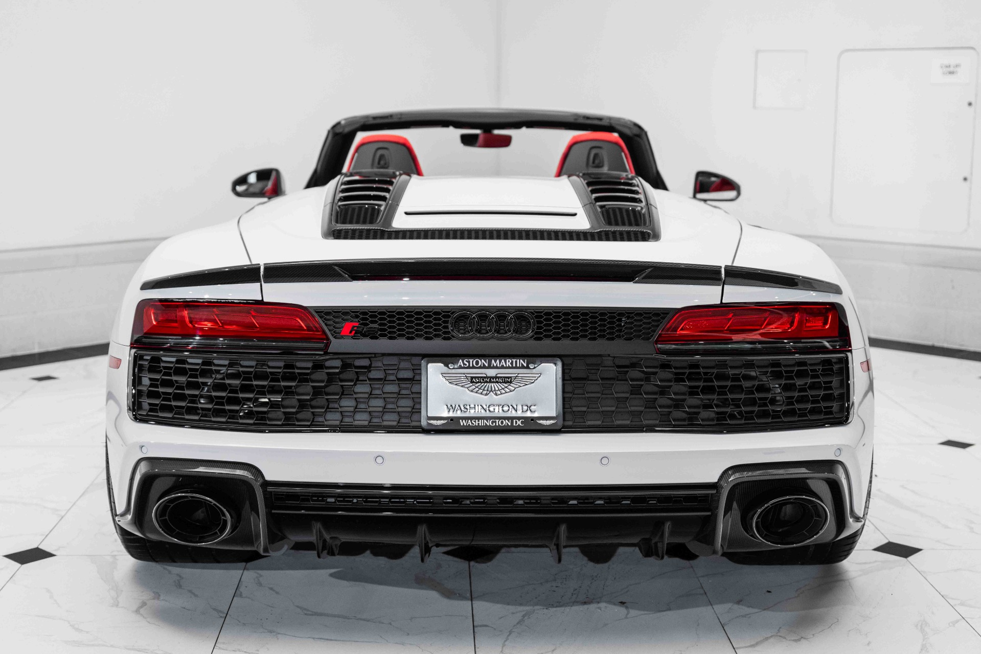 Audi R8 Spyder White 2023