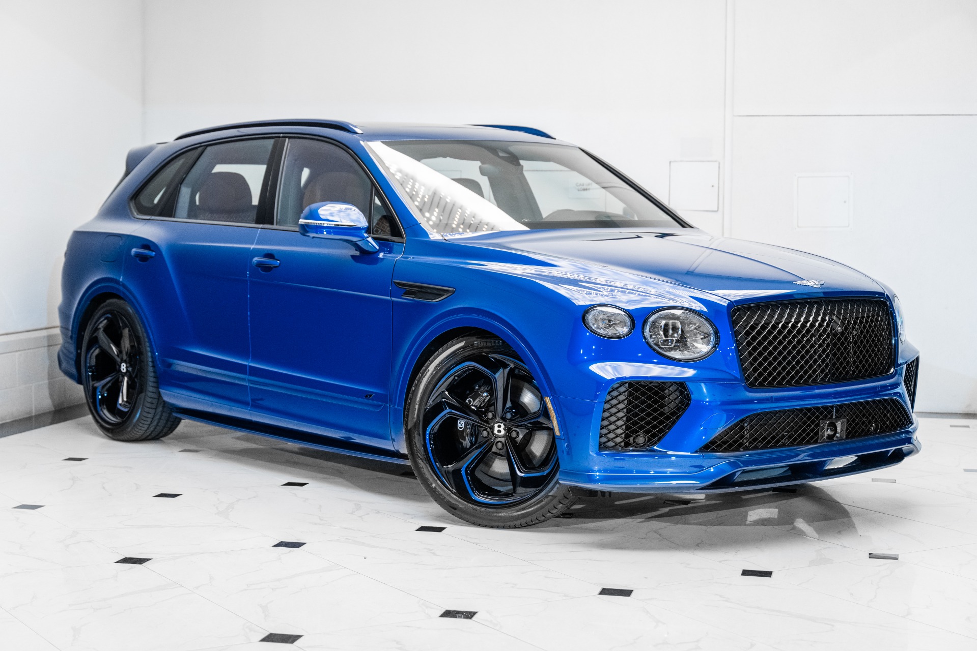 2025 Bentley Bentayga V8 S's photo