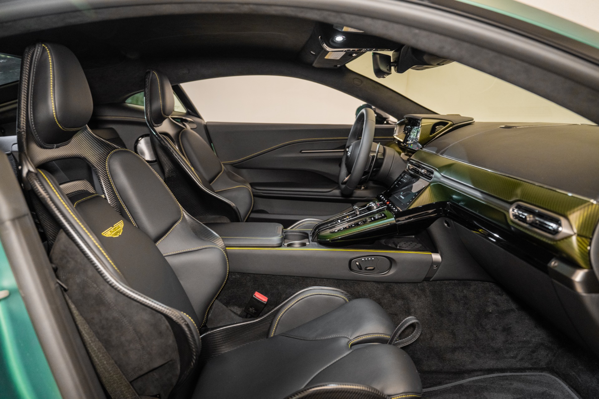 2025 Aston Martin Vantage Base - Photo 15