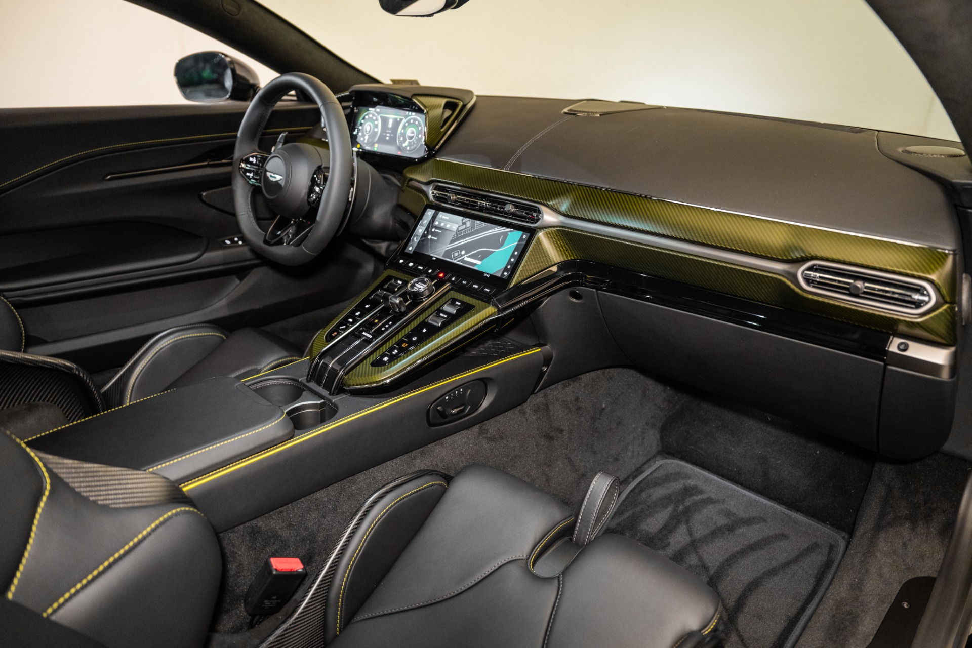 2025 Aston Martin Vantage AM6 photo 14