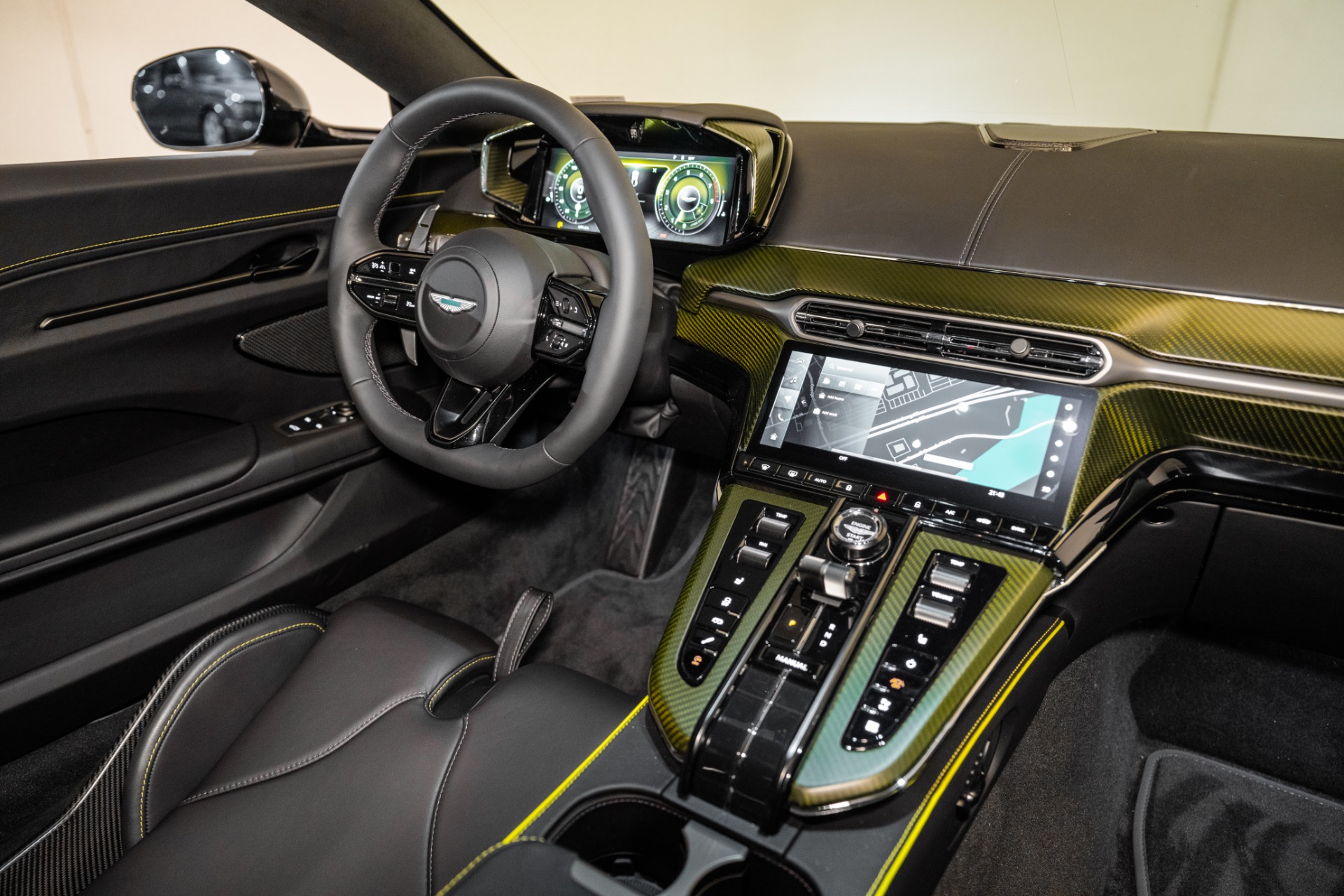 2025 Aston Martin Vantage Base - Photo 18