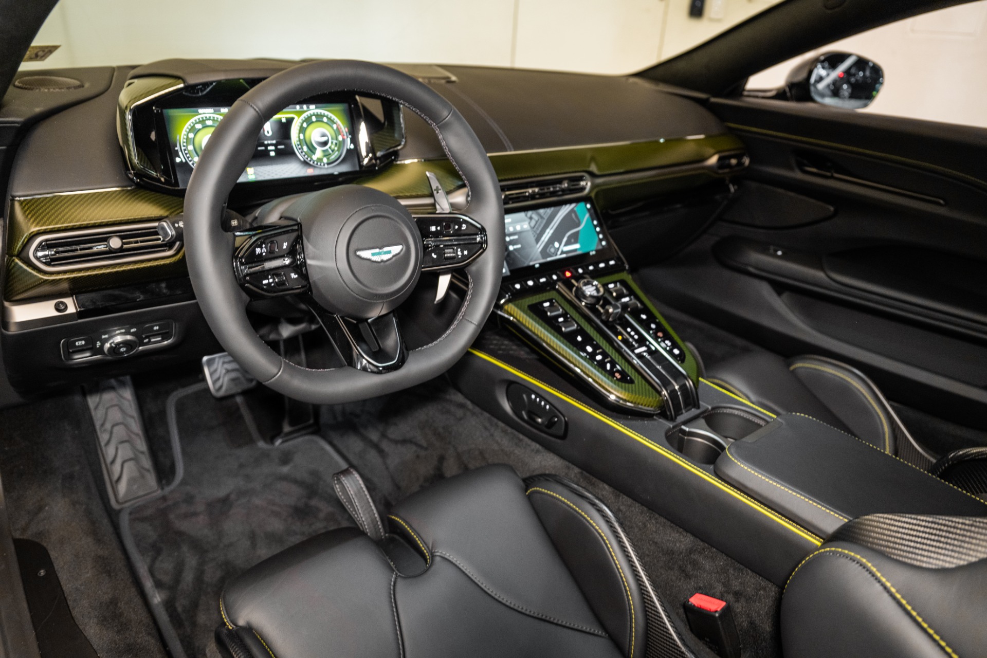 2025 Aston Martin Vantage AM6 photo 3