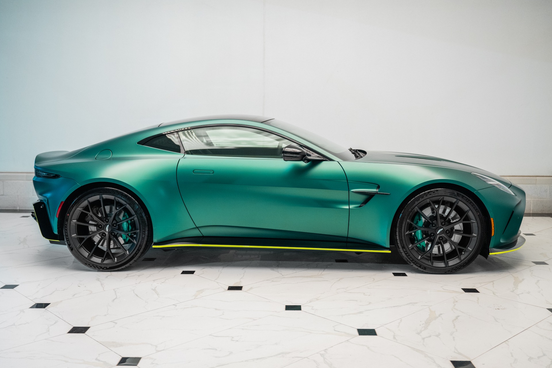 2025 Aston Martin Vantage AM6 photo 31