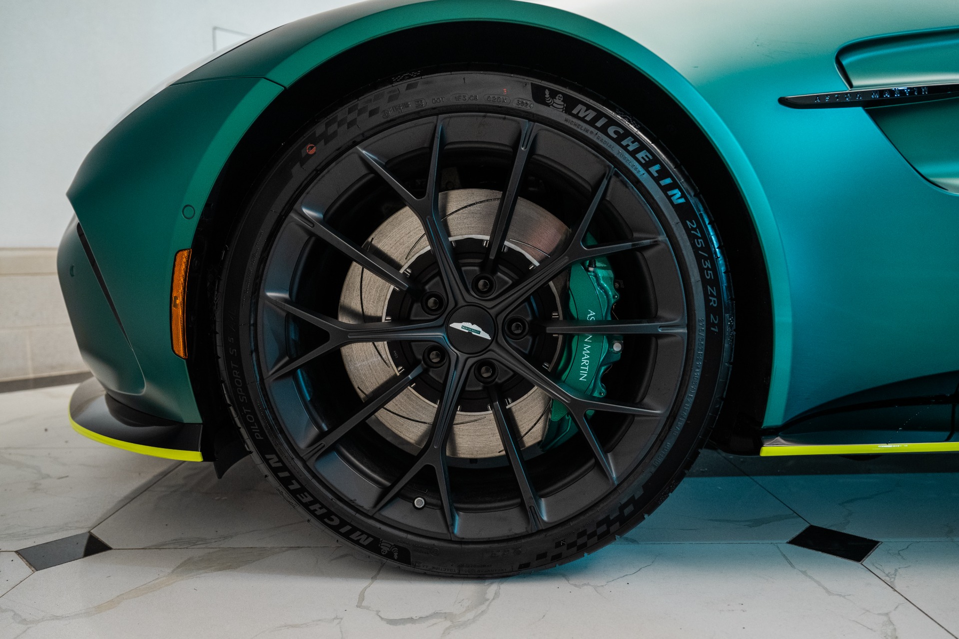 2025 Aston Martin Vantage AM6 photo 4