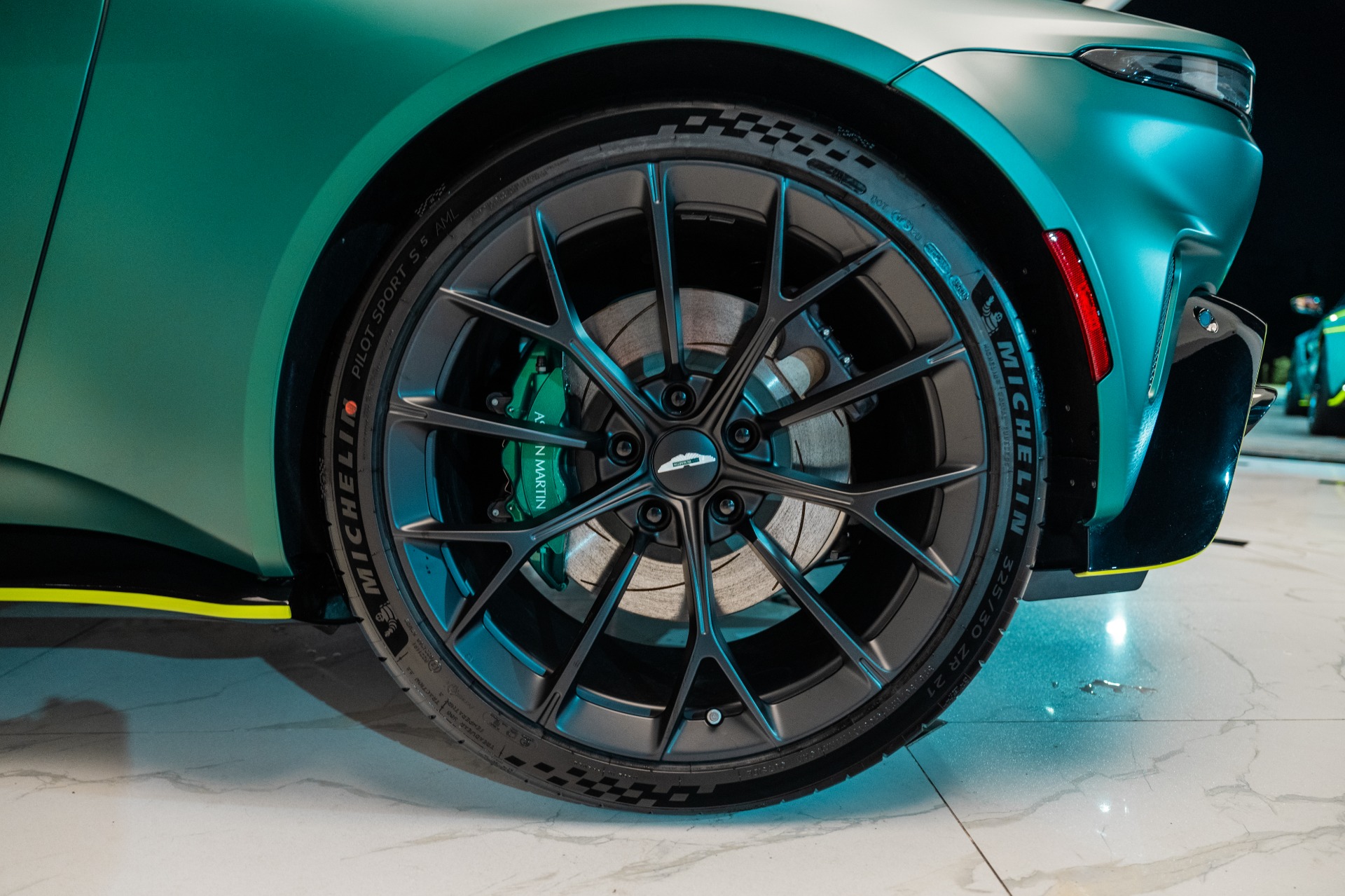 2025 Aston Martin Vantage AM6 photo 34