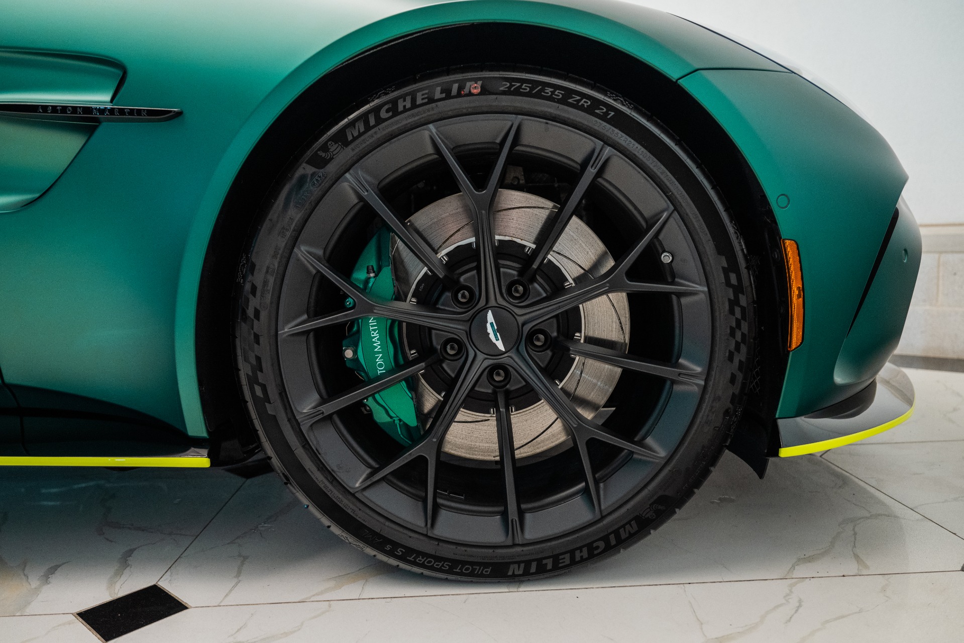 2025 Aston Martin Vantage Base - Photo 43