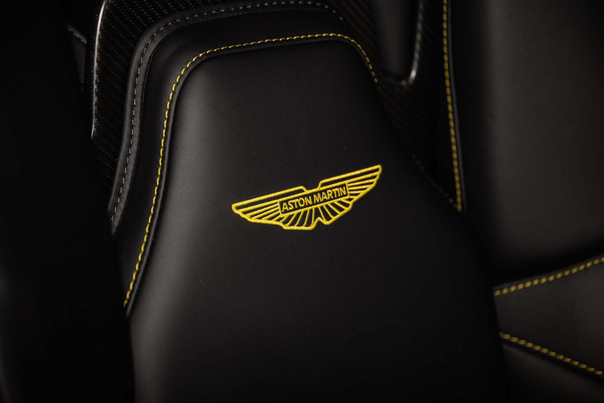 2025 Aston Martin Vantage Base - Photo 6