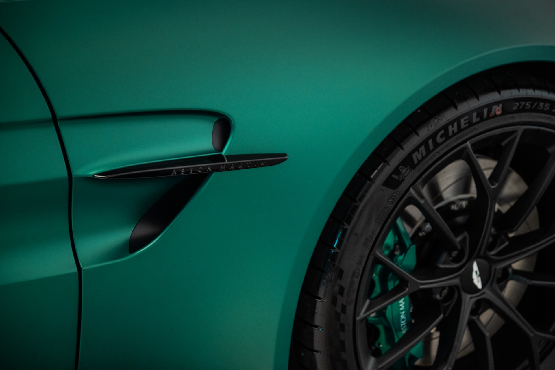 2025 Aston Martin Vantage AM6 photo 8