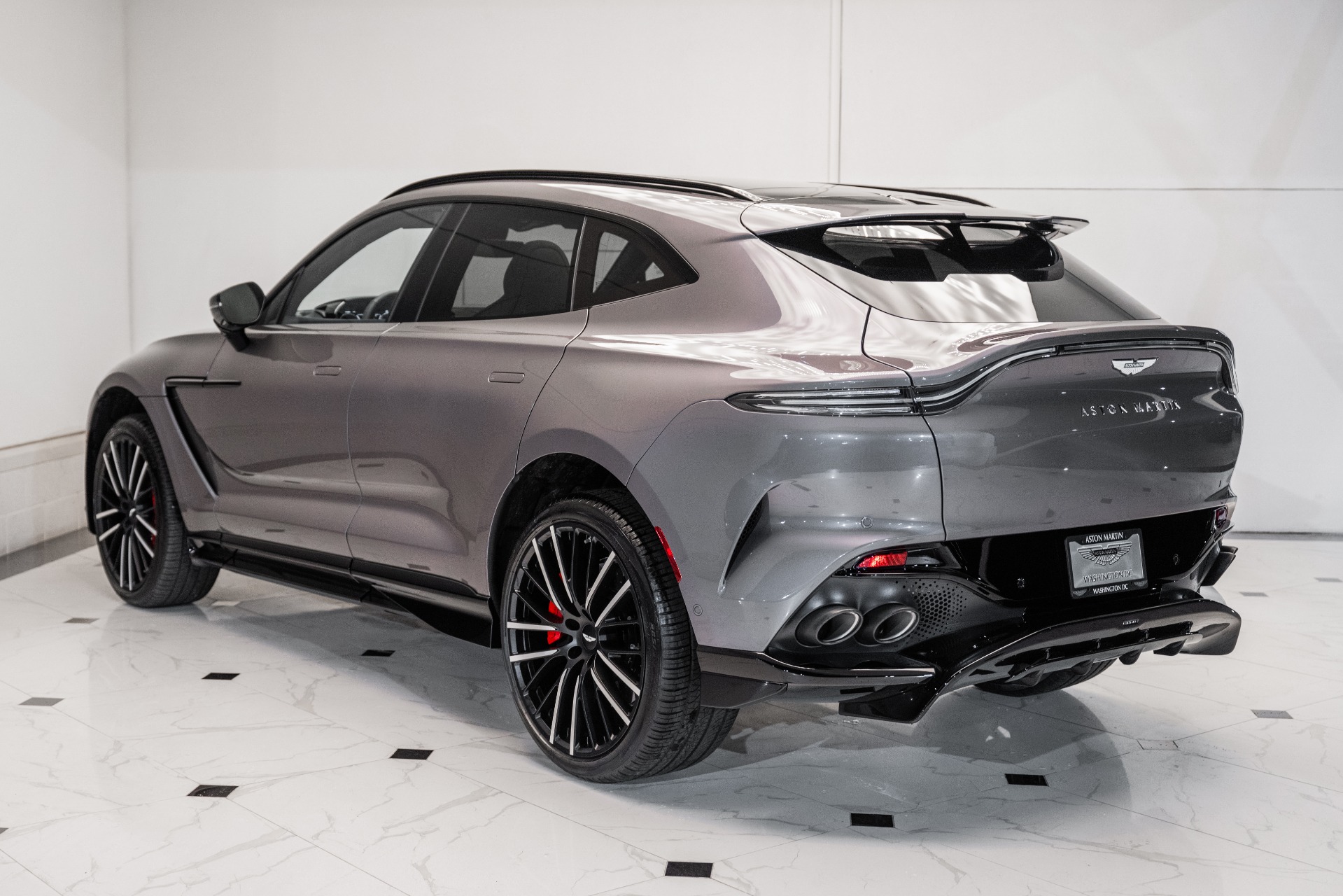 2025 Aston Martin DBX AM8 DBX707 photo 2