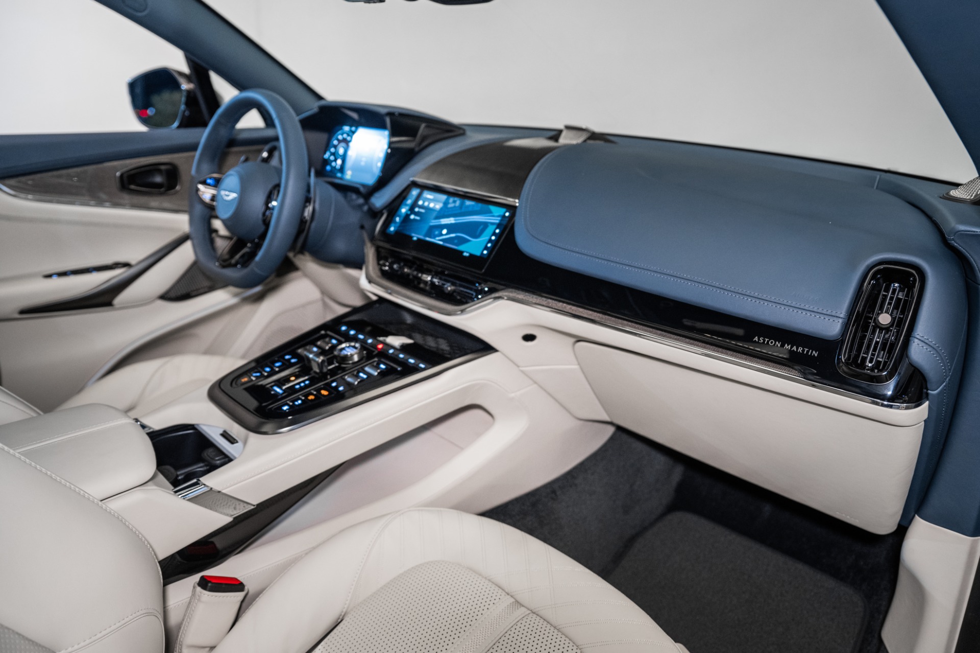 2025 Aston Martin DBX AM8 DBX707 photo 20