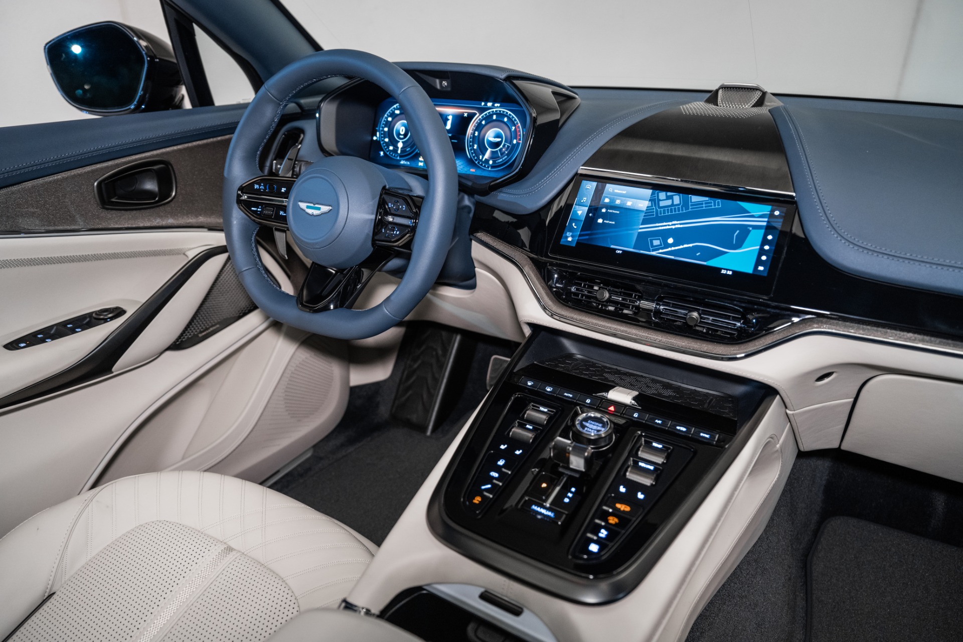 2025 Aston Martin DBX AM8 DBX707 photo 22