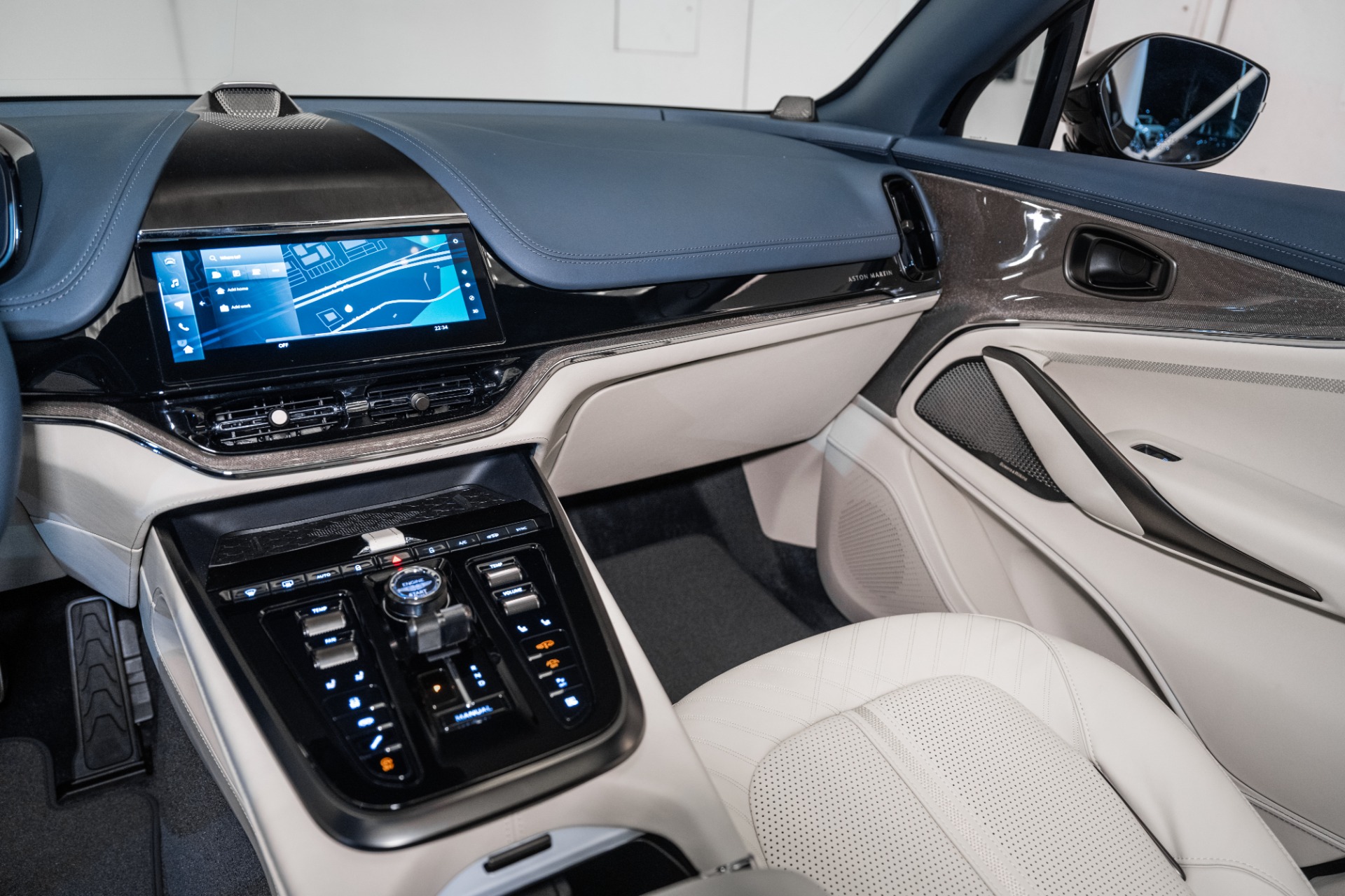 2025 Aston Martin DBX AM8 DBX707 photo 23