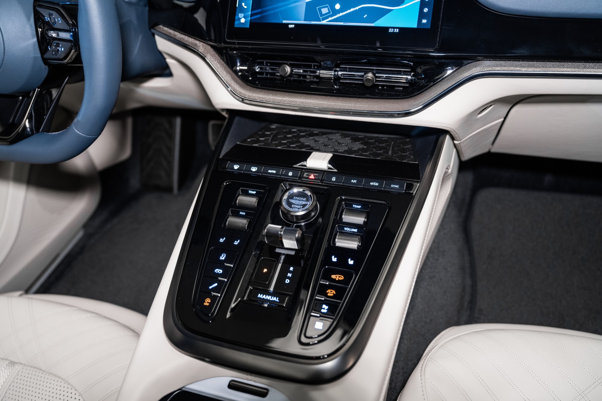 2025 Aston Martin DBX AM8 DBX707 photo 27