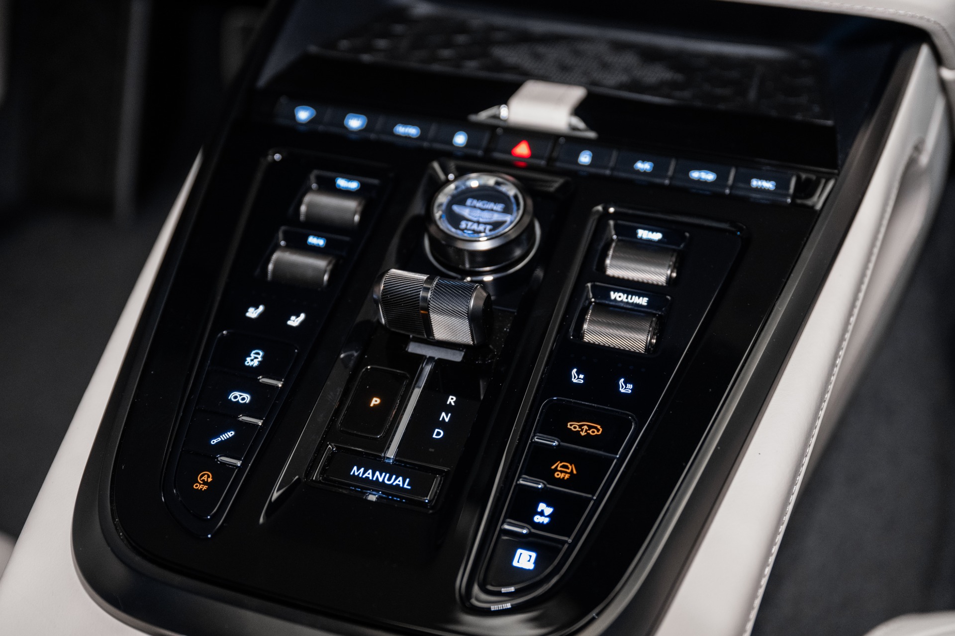 2025 Aston Martin DBX AM8 DBX707 photo 33
