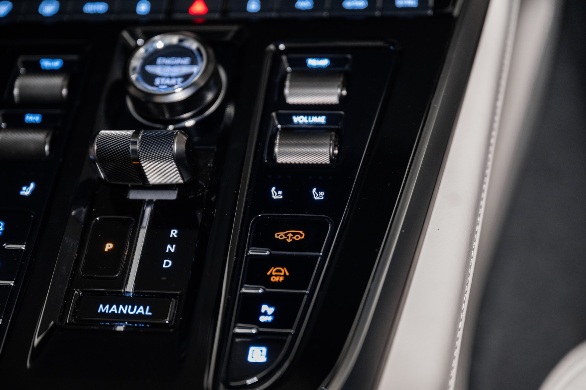 2025 Aston Martin DBX AM8 DBX707 photo 36