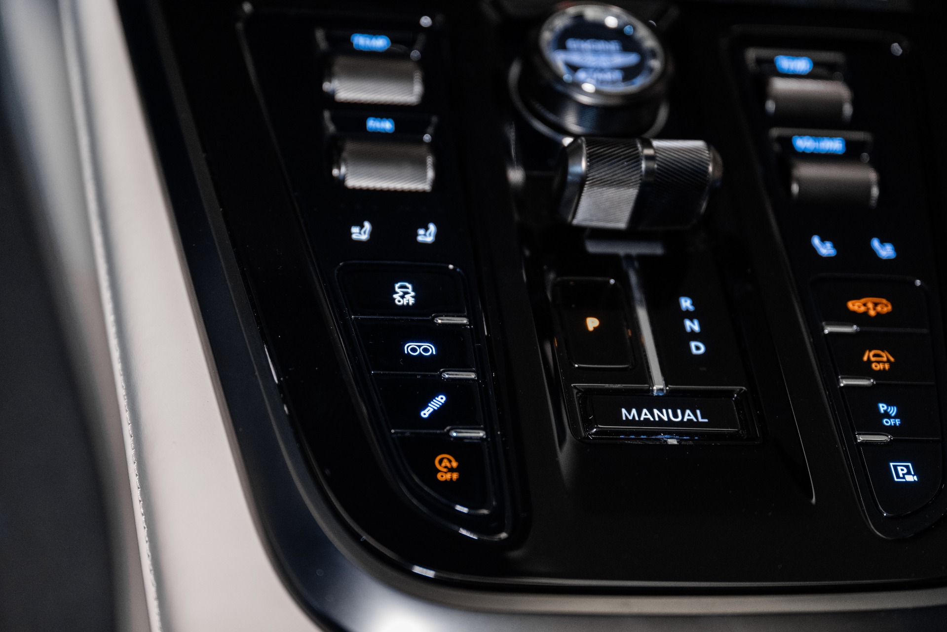 2025 Aston Martin DBX AM8 DBX707 photo 37