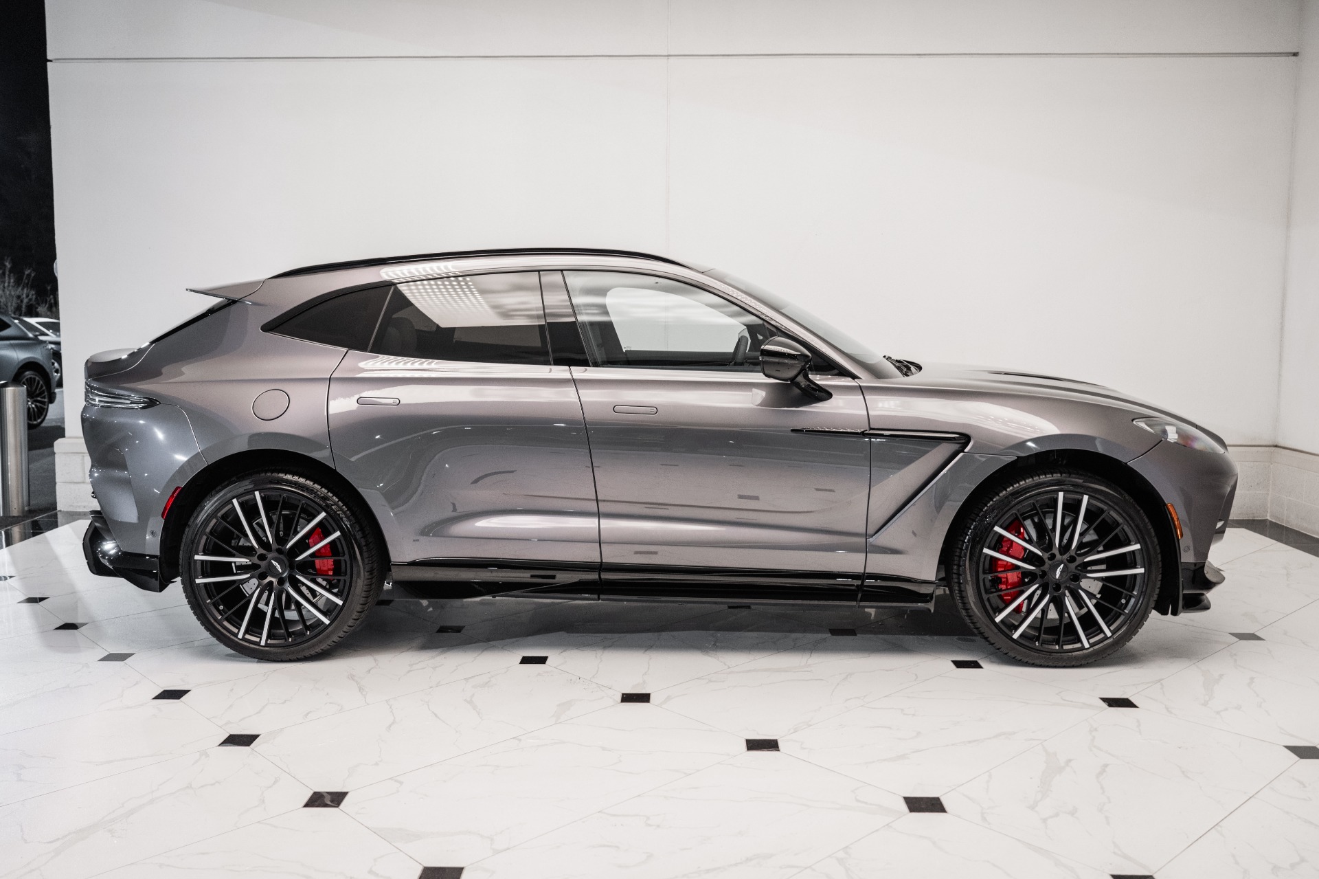 2025 Aston Martin DBX AM8 DBX707 photo 41