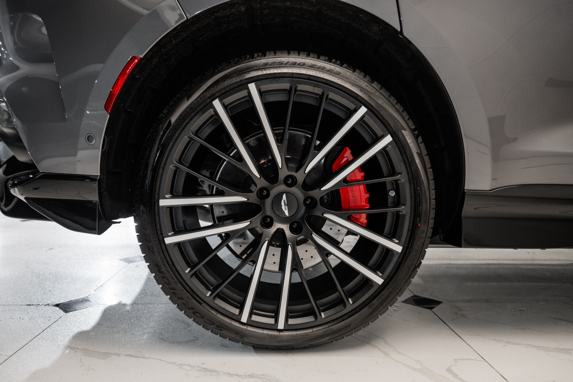 2025 Aston Martin DBX AM8 DBX707 photo 45