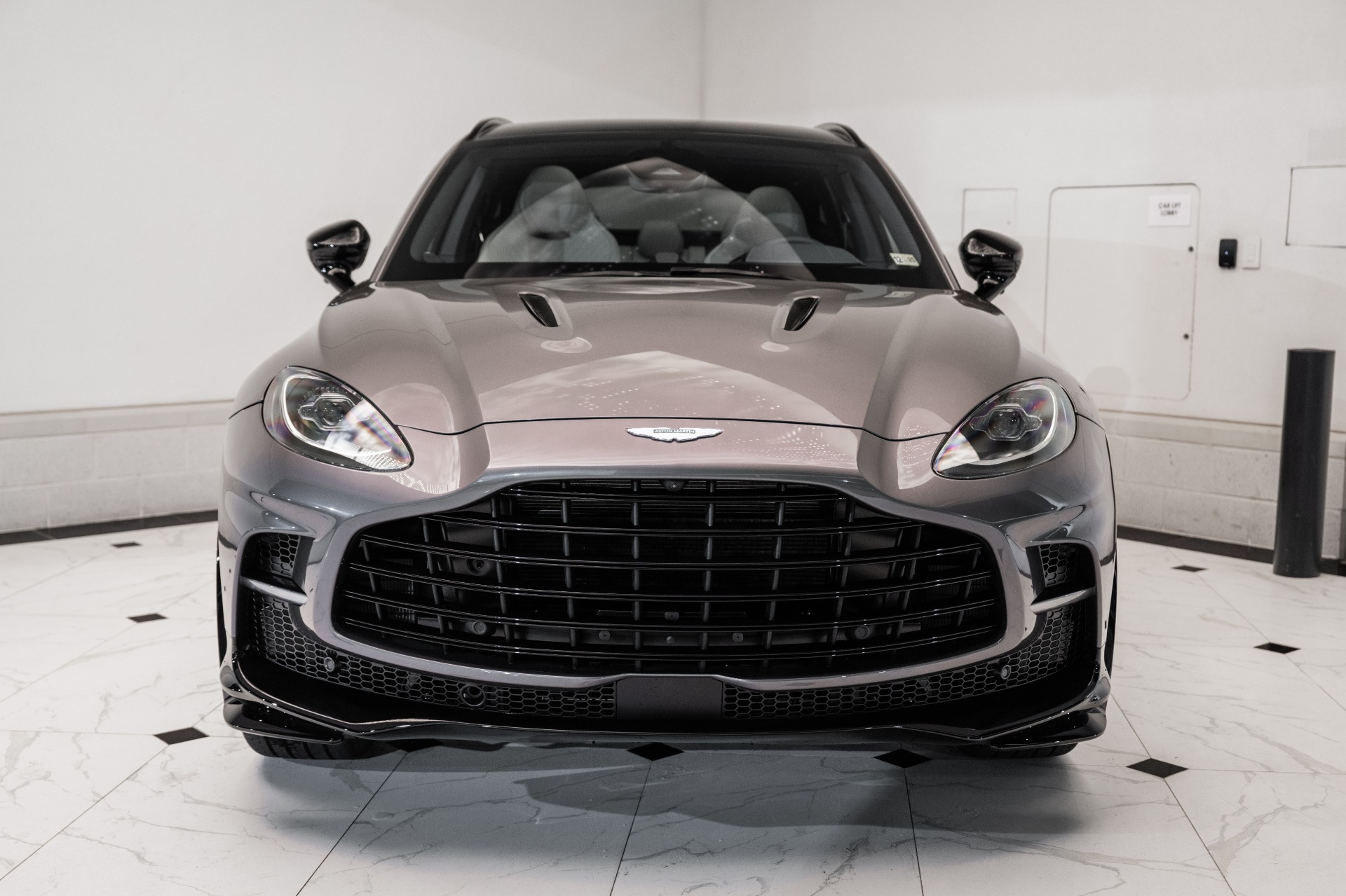 2025 Aston Martin DBX AM8 DBX707 photo 6
