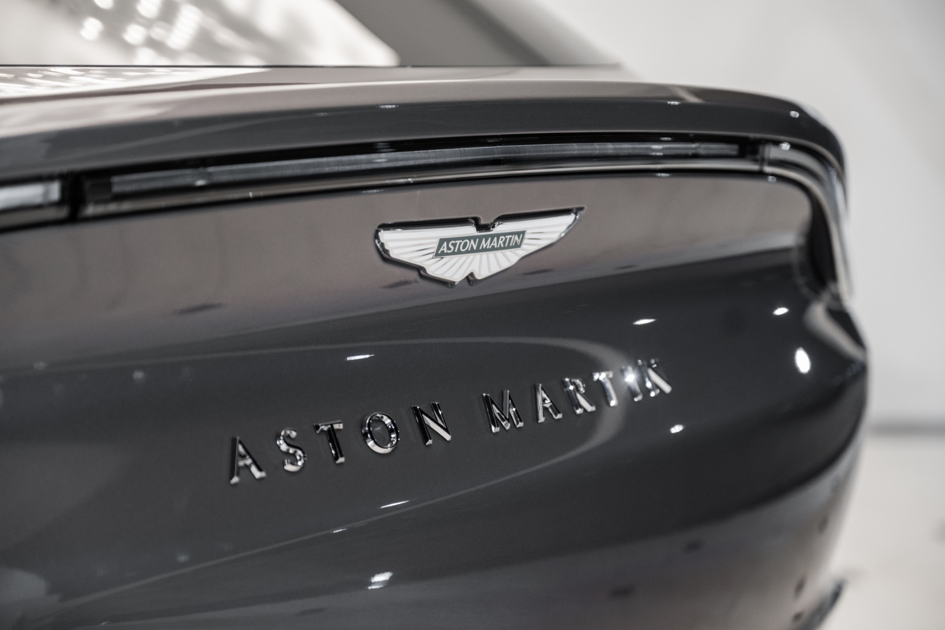 2025 Aston Martin DBX AM8 DBX707 photo 7