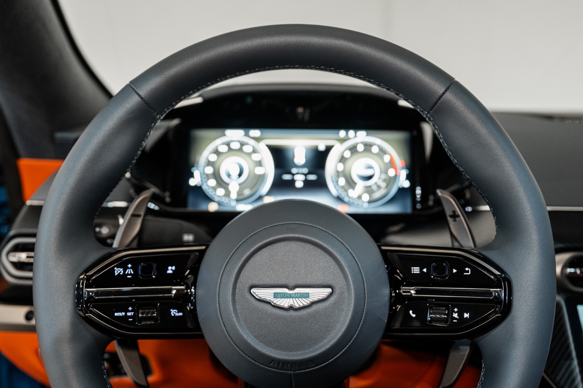 2025 Aston Martin Vantage Base - Photo 10