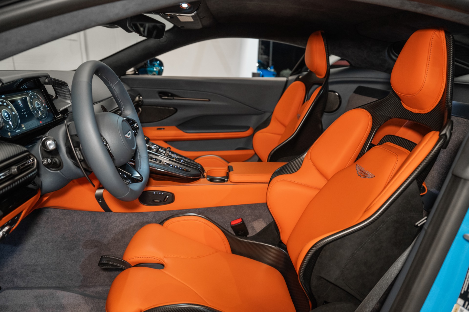 2025 Aston Martin Vantage Base - Photo 13