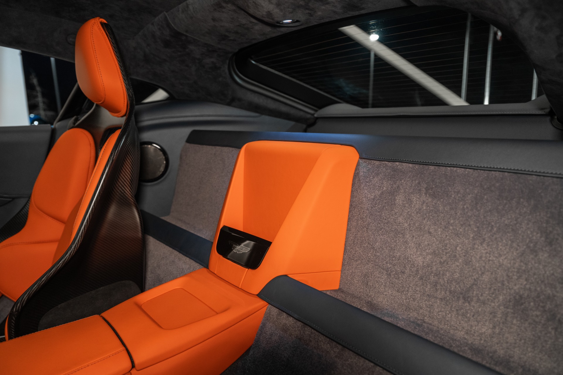 2025 Aston Martin Vantage Base - Photo 14