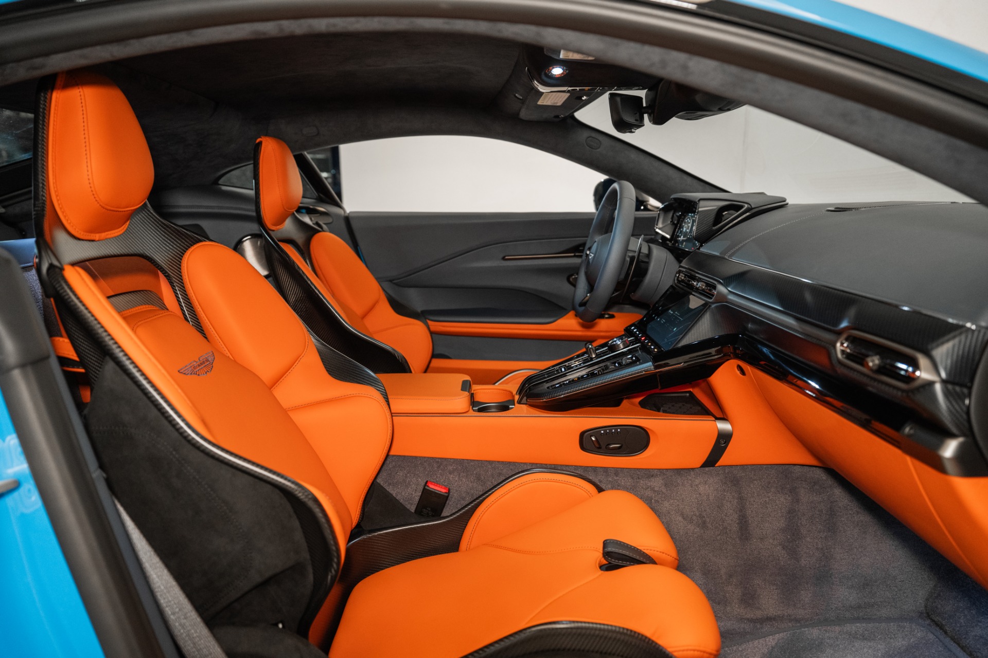 2025 Aston Martin Vantage Base - Photo 15