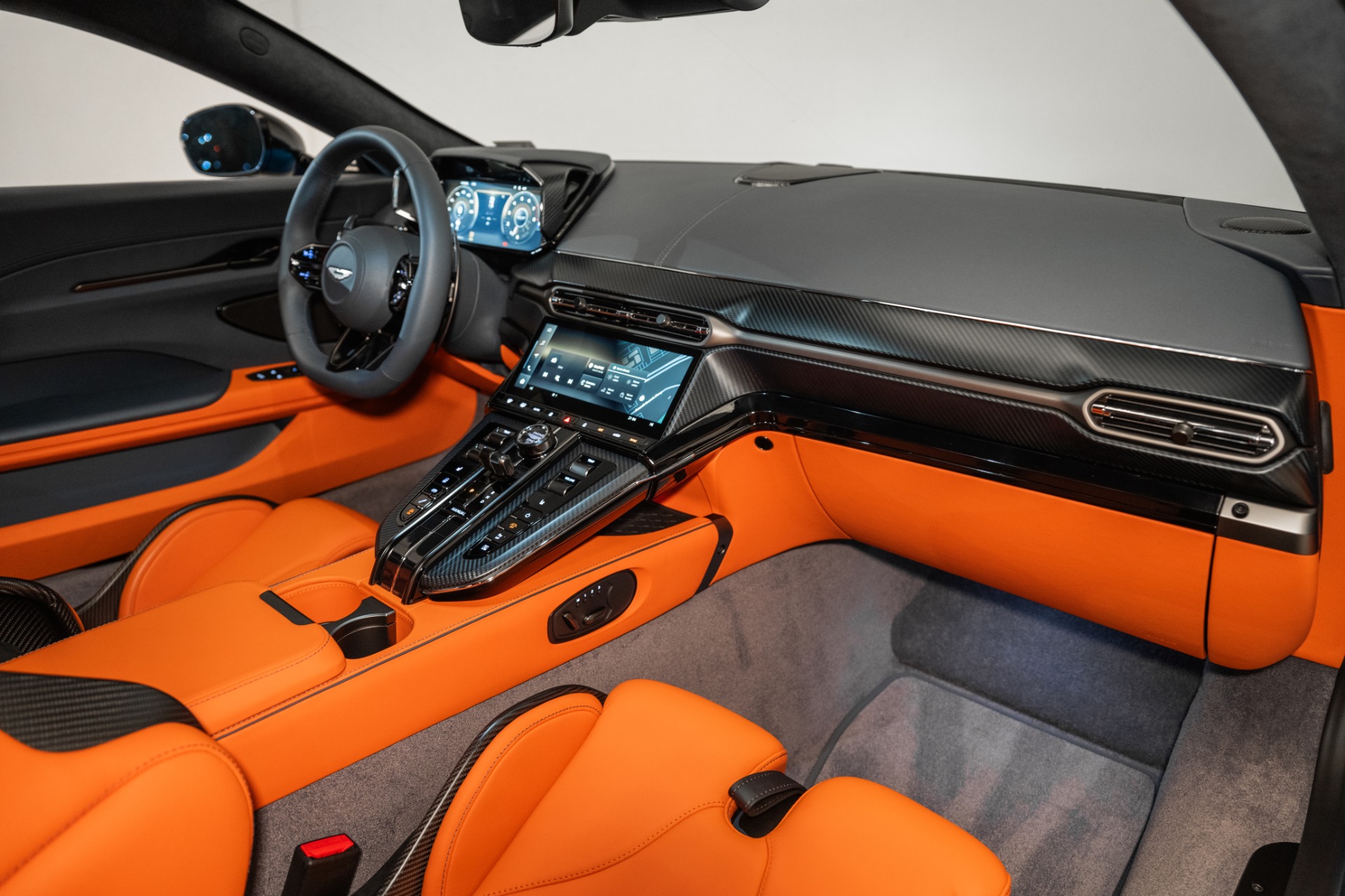 2025 Aston Martin Vantage Base - Photo 16