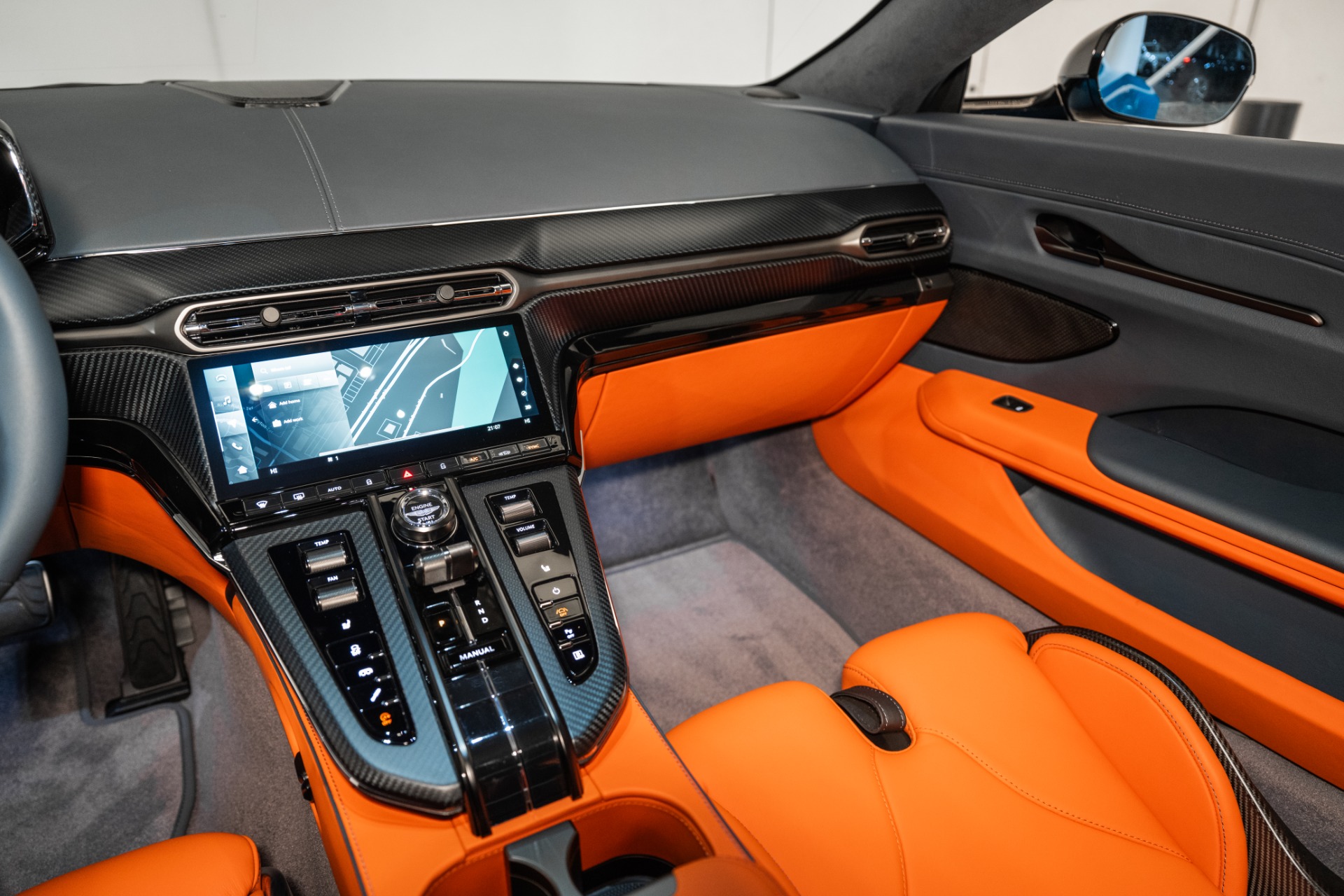 2025 Aston Martin Vantage Base - Photo 19